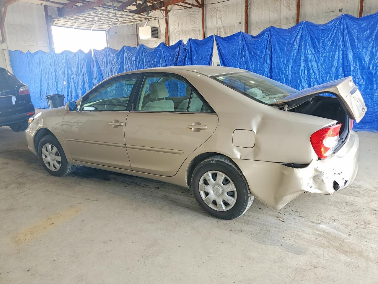 2004 Toyota Camry Le Золотой vin: 4T1BE32KX4U836371