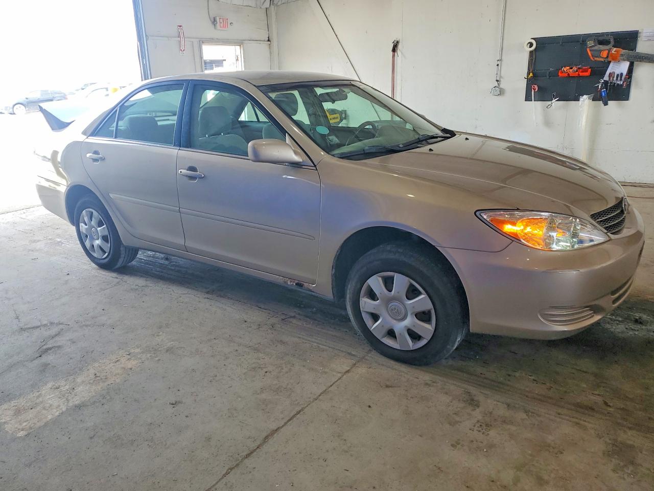 2004 Toyota Camry Le Золотой vin: 4T1BE32KX4U836371