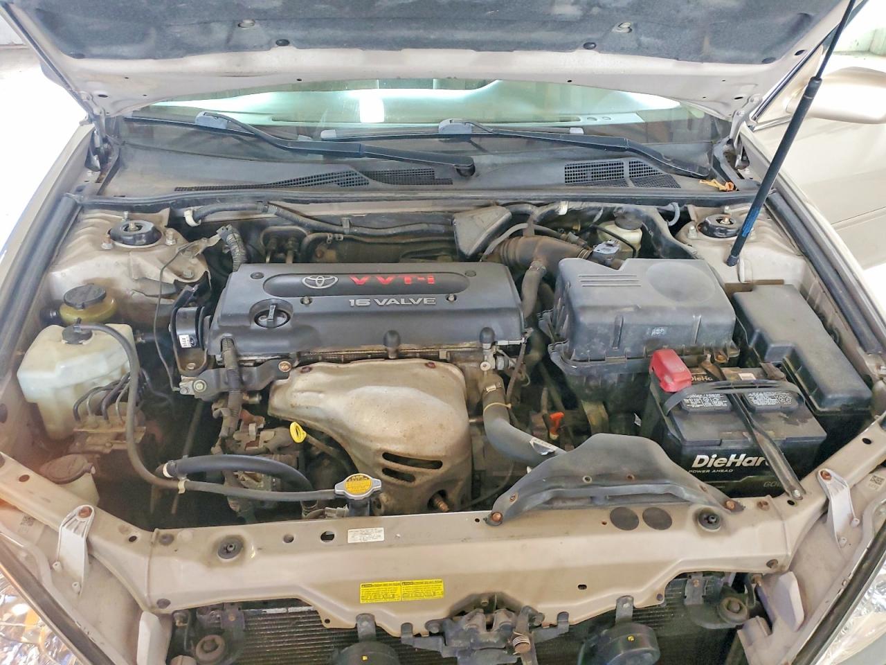 2004 Toyota Camry Le Золотой vin: 4T1BE32KX4U836371
