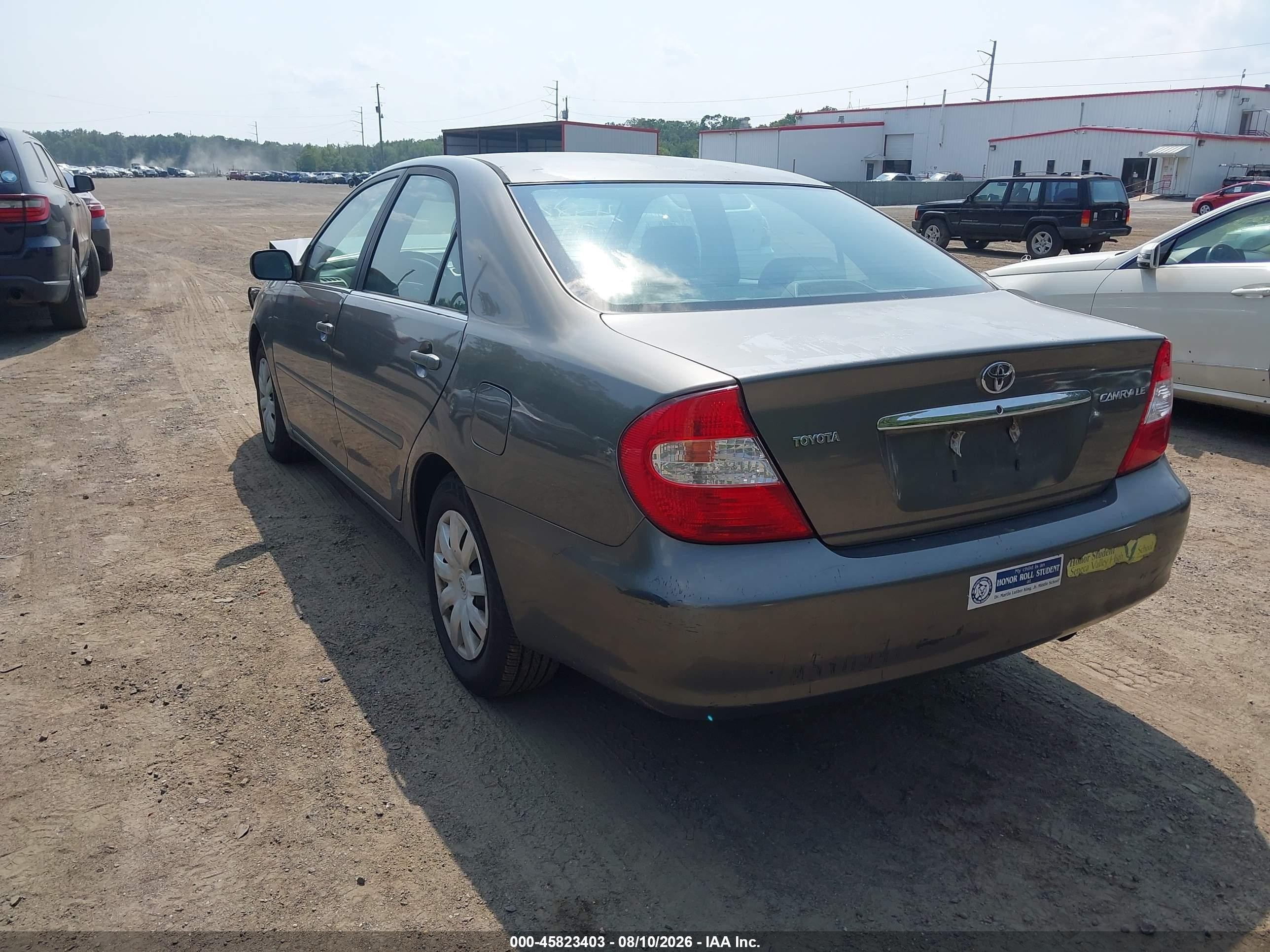 2004 Toyota Camry Le Золотой vin: 4T1BE32KX4U837472