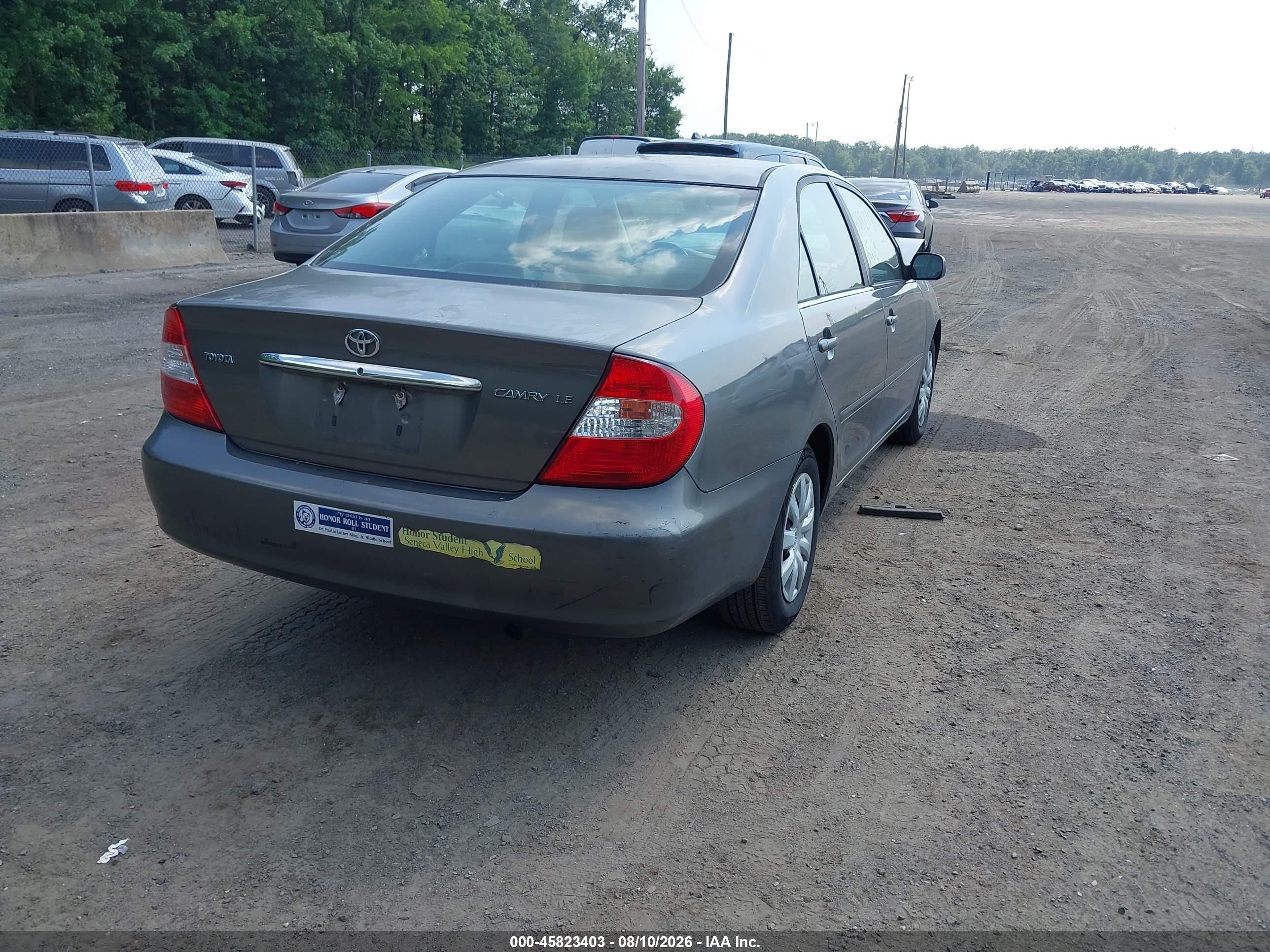 2004 Toyota Camry Le Золотой vin: 4T1BE32KX4U837472