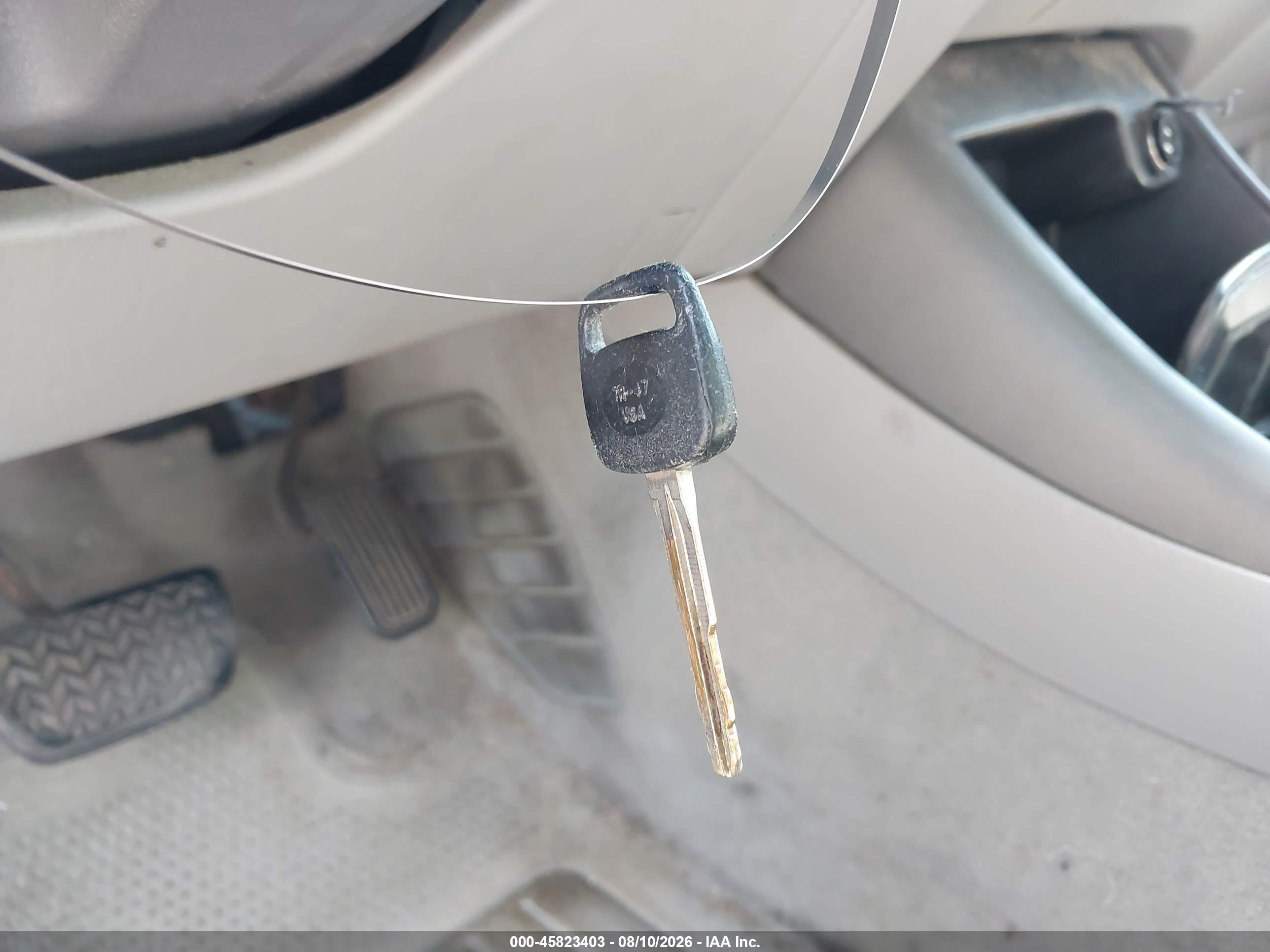 2004 Toyota Camry Le Золотой vin: 4T1BE32KX4U837472