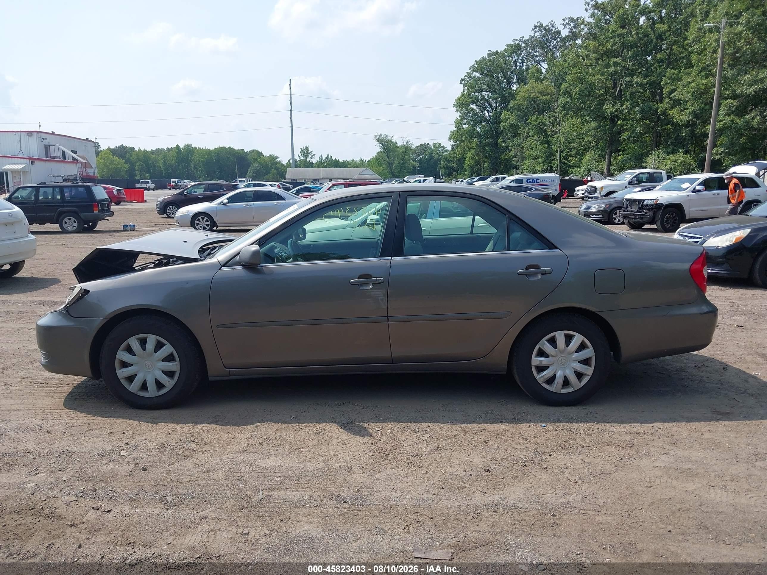 2004 Toyota Camry Le Золотой vin: 4T1BE32KX4U837472