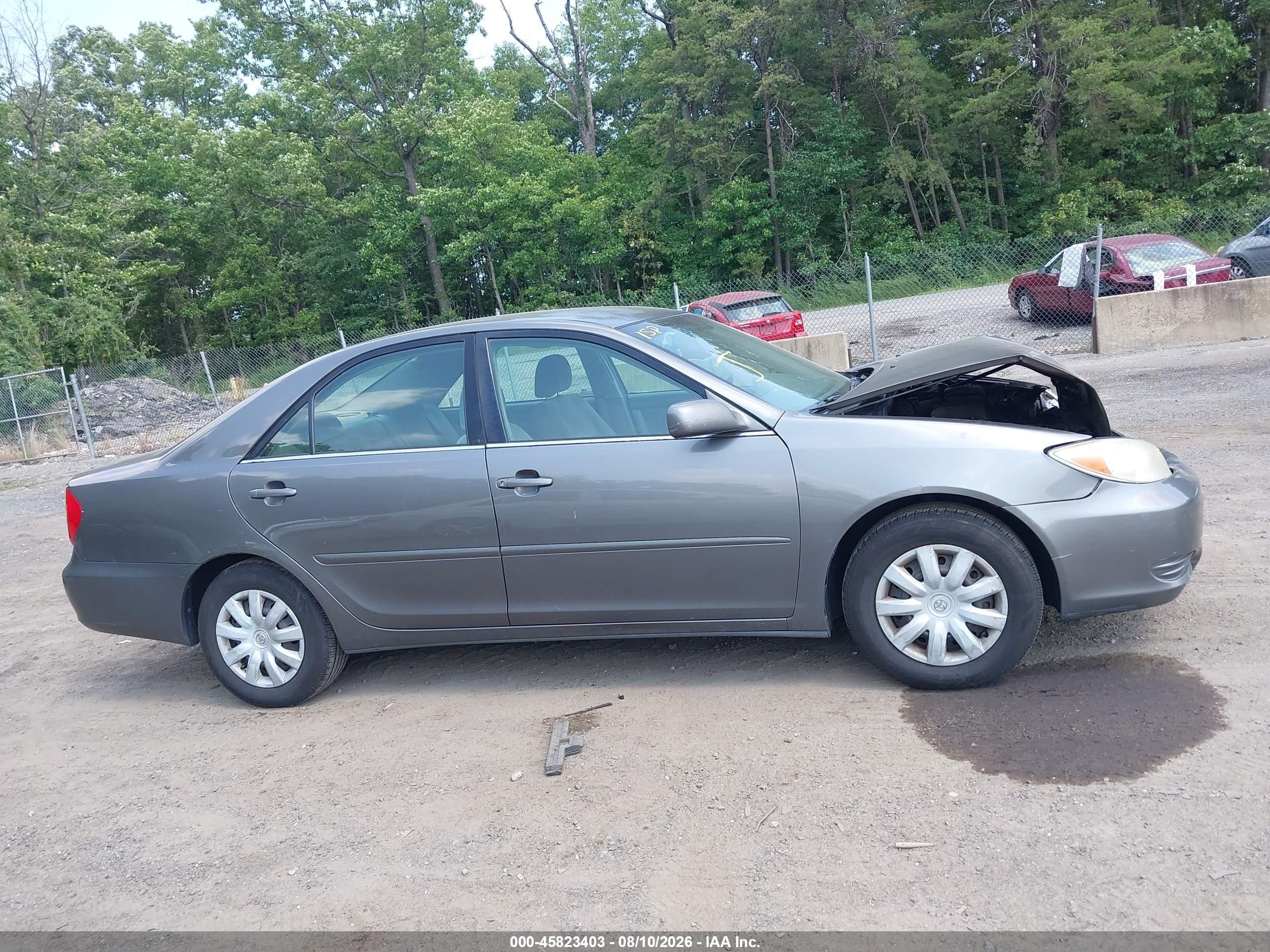 2004 Toyota Camry Le Золотой vin: 4T1BE32KX4U837472