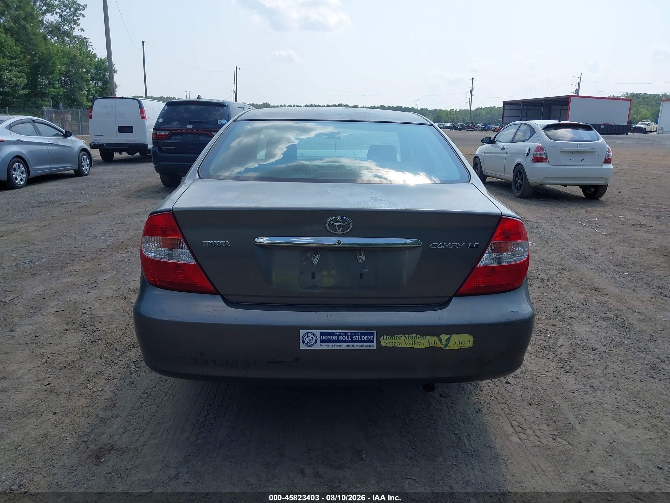 2004 Toyota Camry Le Золотой vin: 4T1BE32KX4U837472