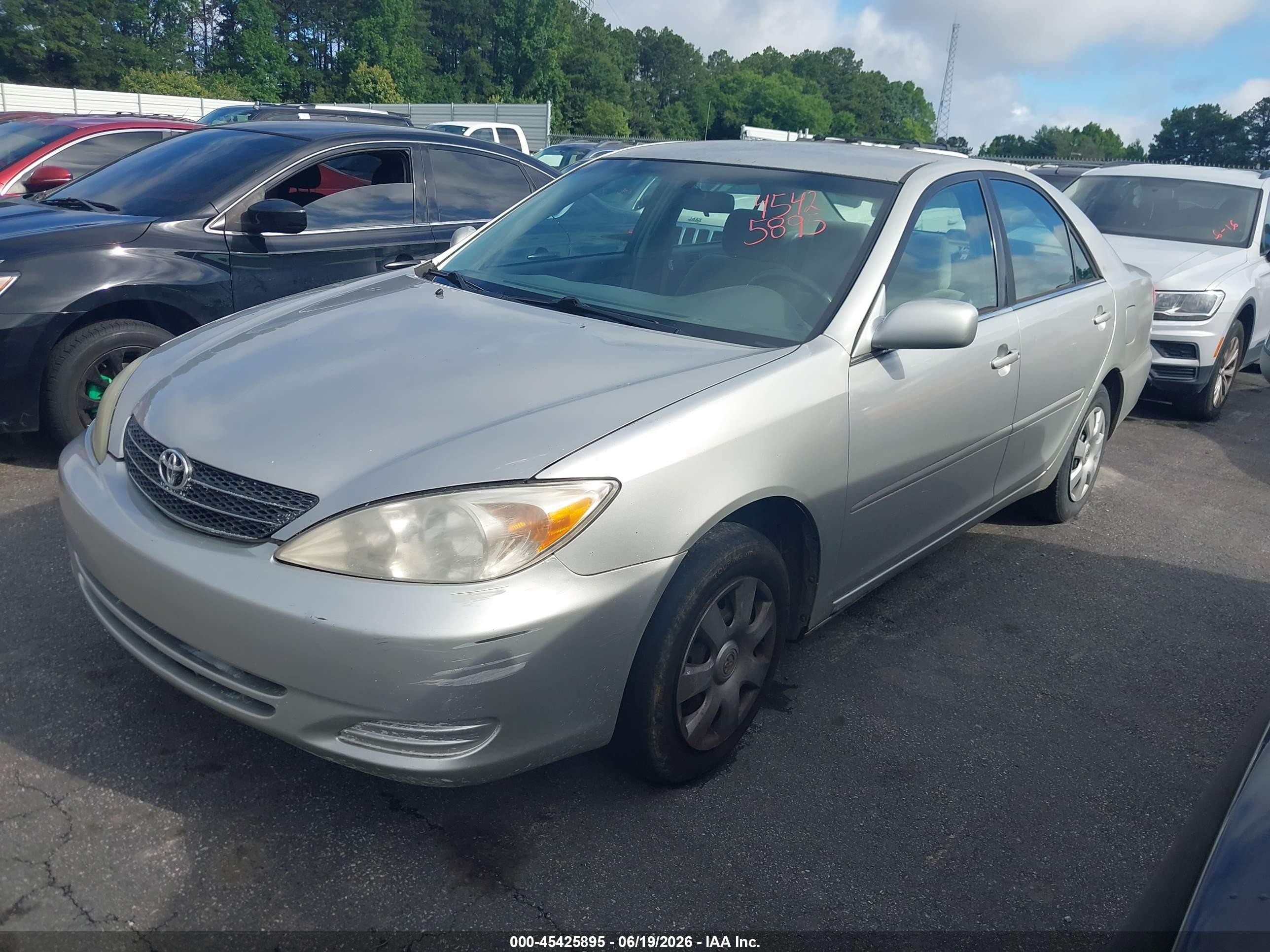 2004 Toyota Camry Le Silver vin: 4T1BE32KX4U839934