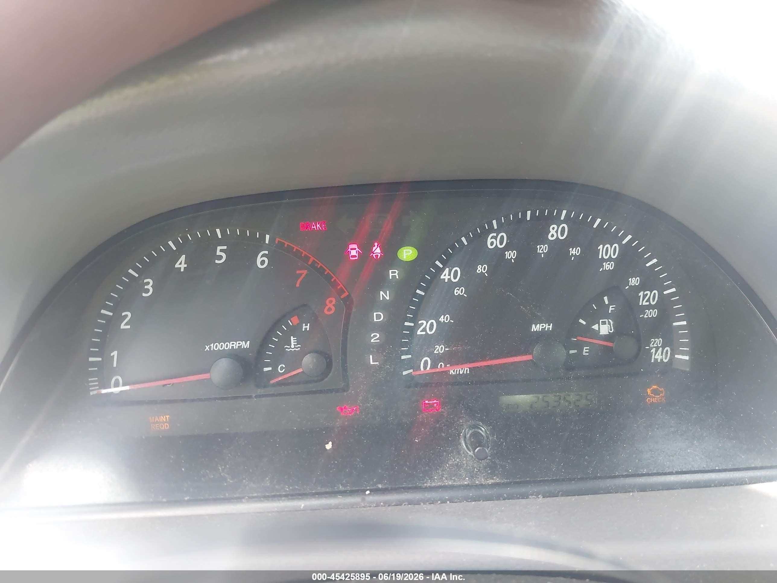 2004 Toyota Camry Le Silver vin: 4T1BE32KX4U839934