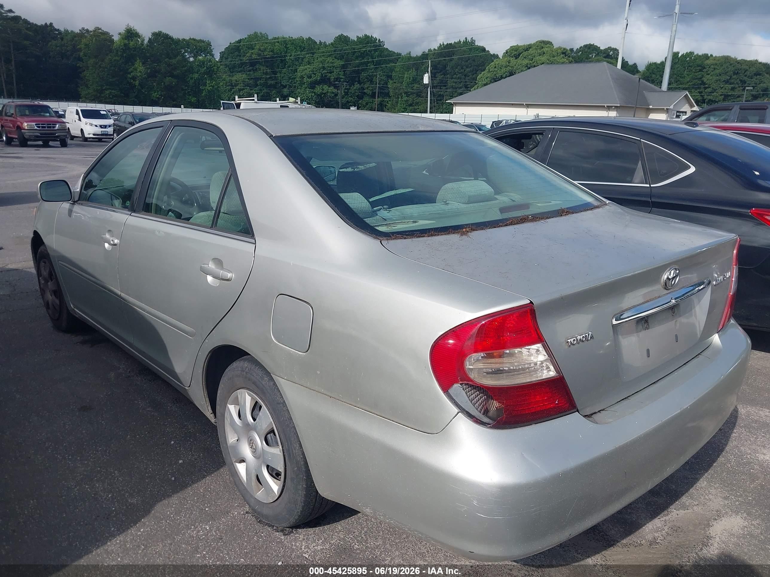 2004 Toyota Camry Le Silver vin: 4T1BE32KX4U839934