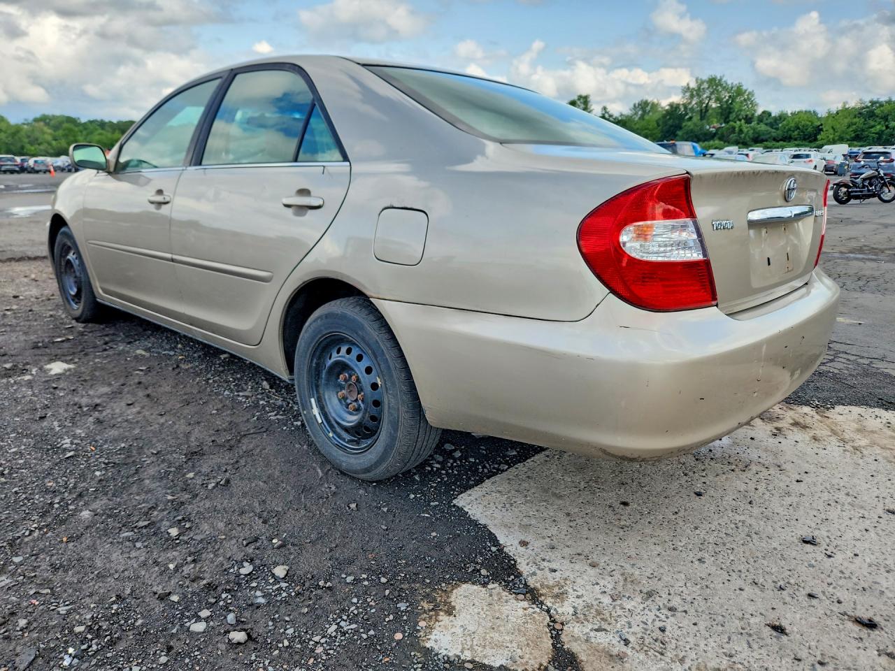 2004 Toyota Camry Le Beige vin: 4T1BE32KX4U867720