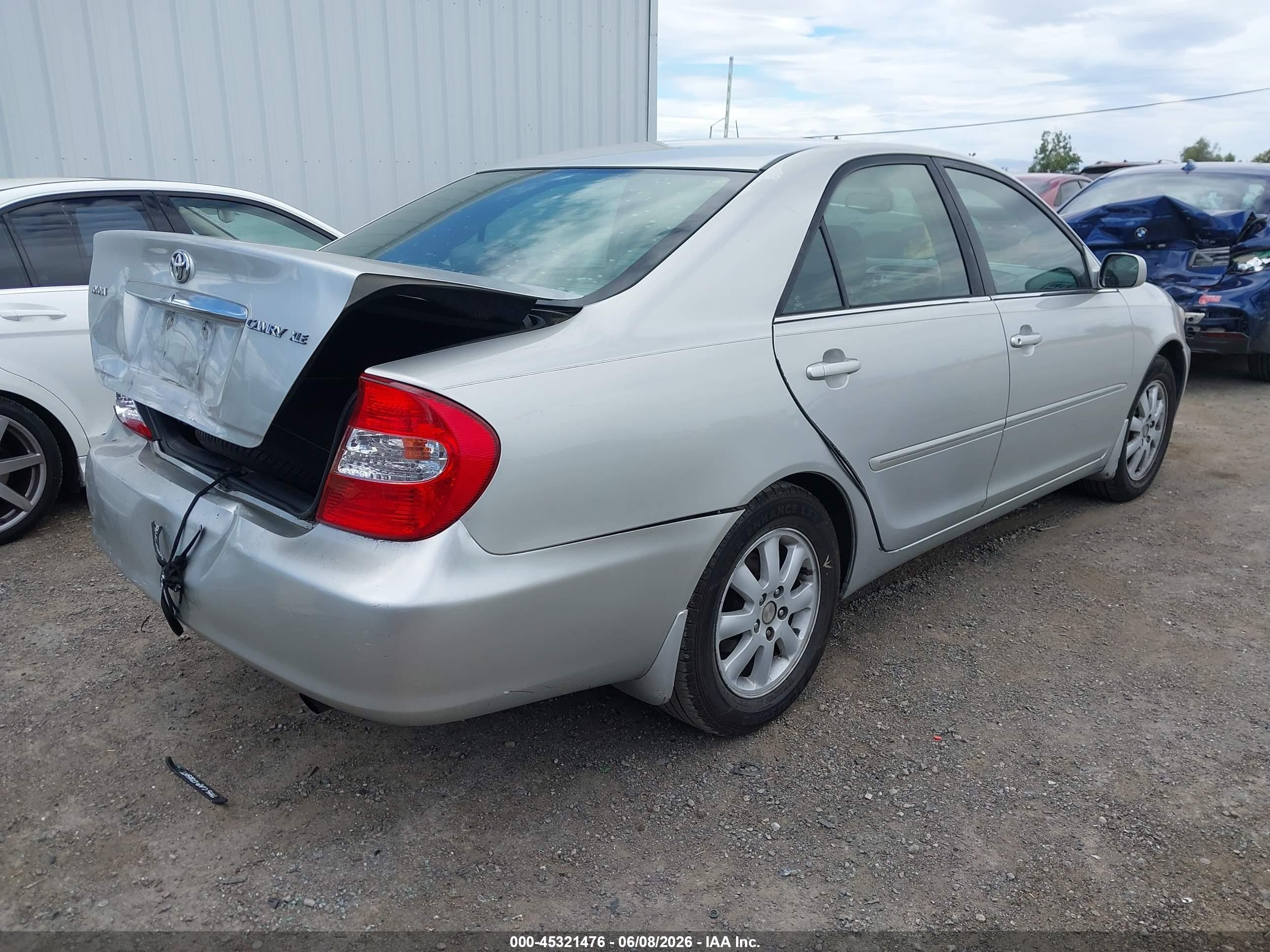 2004 Toyota Camry Xle Silver vin: 4T1BE32KX4U927091