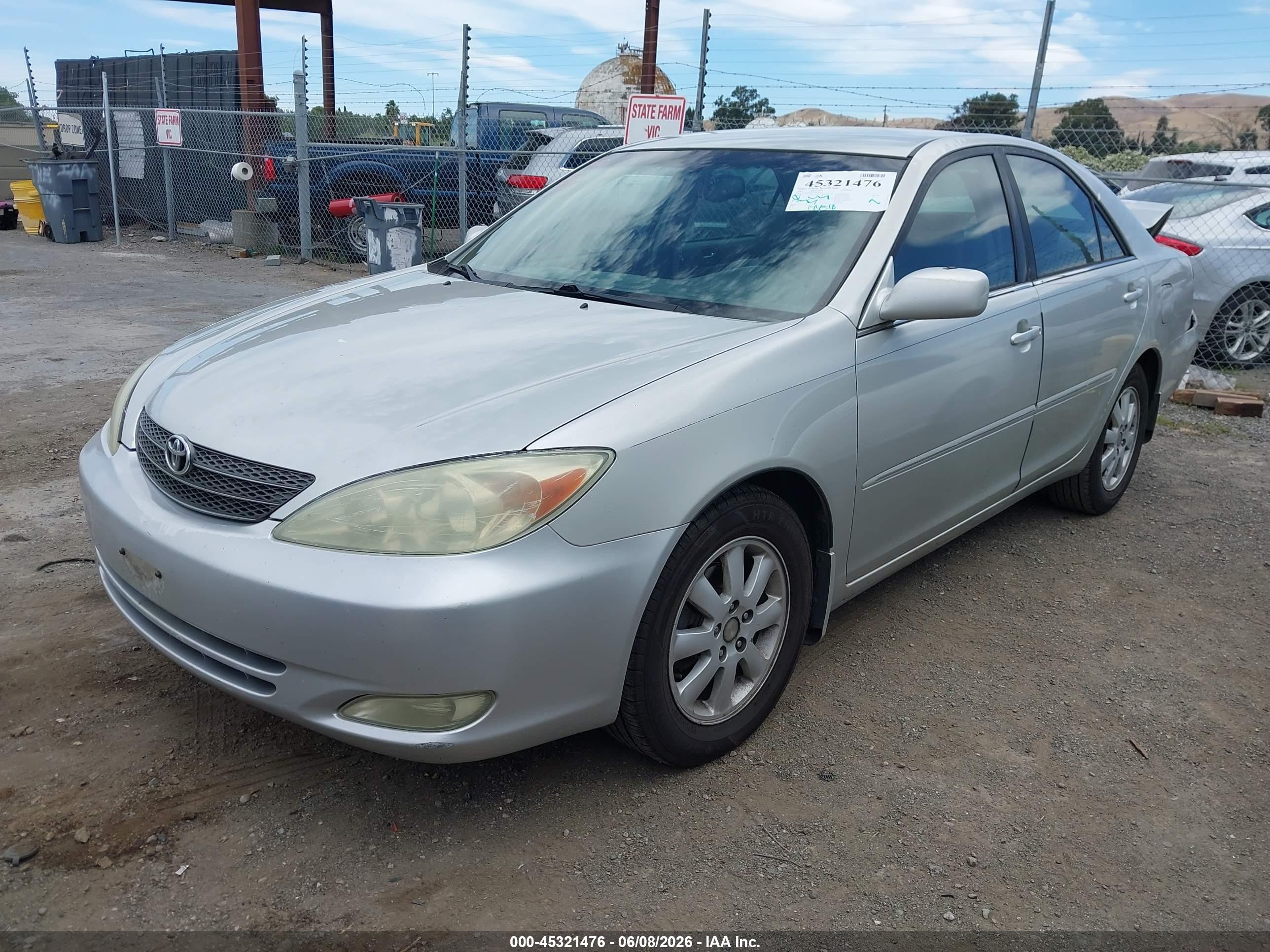 2004 Toyota Camry Xle Silver vin: 4T1BE32KX4U927091