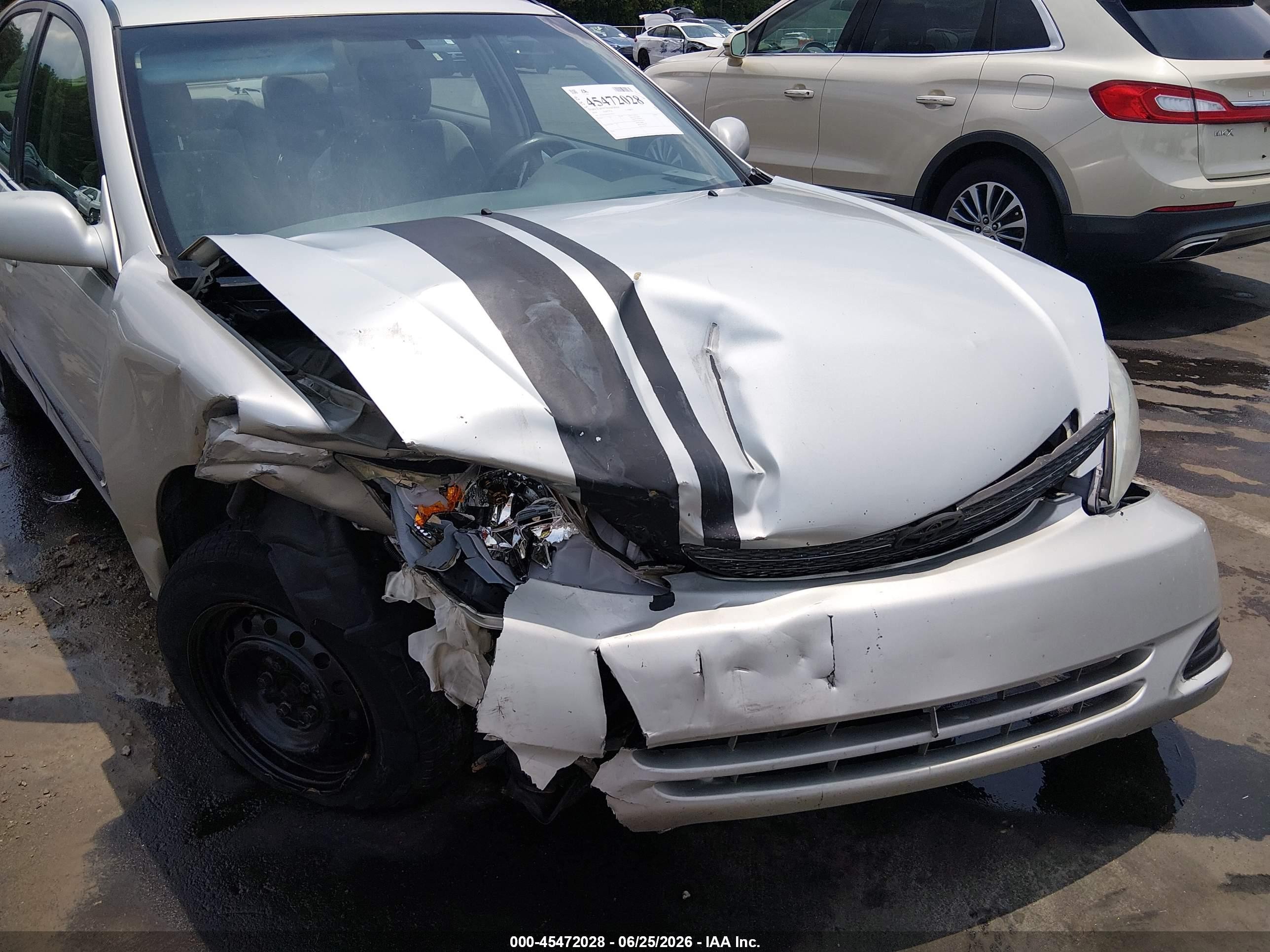 2004 Toyota Camry Le Silver vin: 4T1BE32KX4U931917