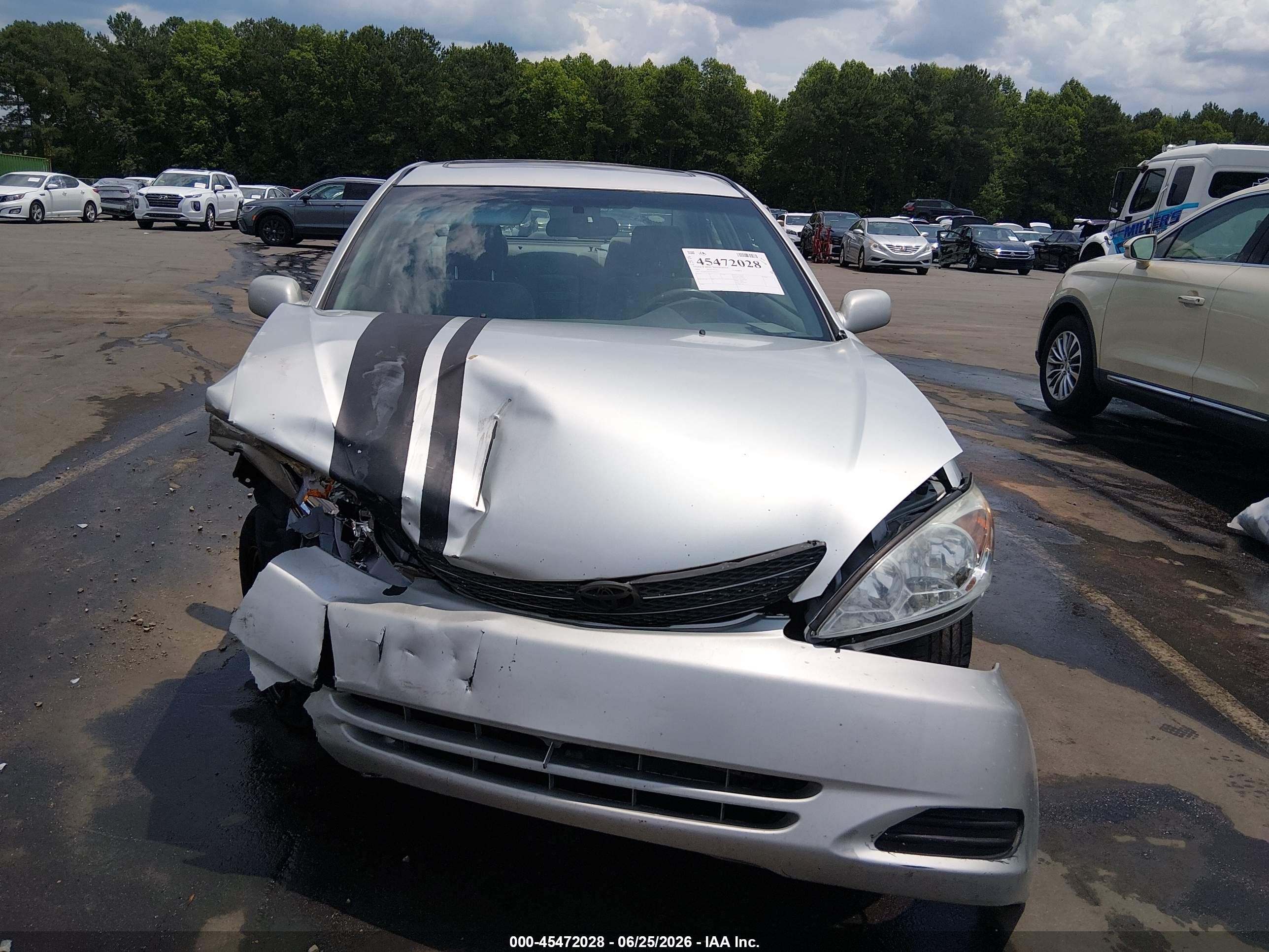2004 Toyota Camry Le Silver vin: 4T1BE32KX4U931917