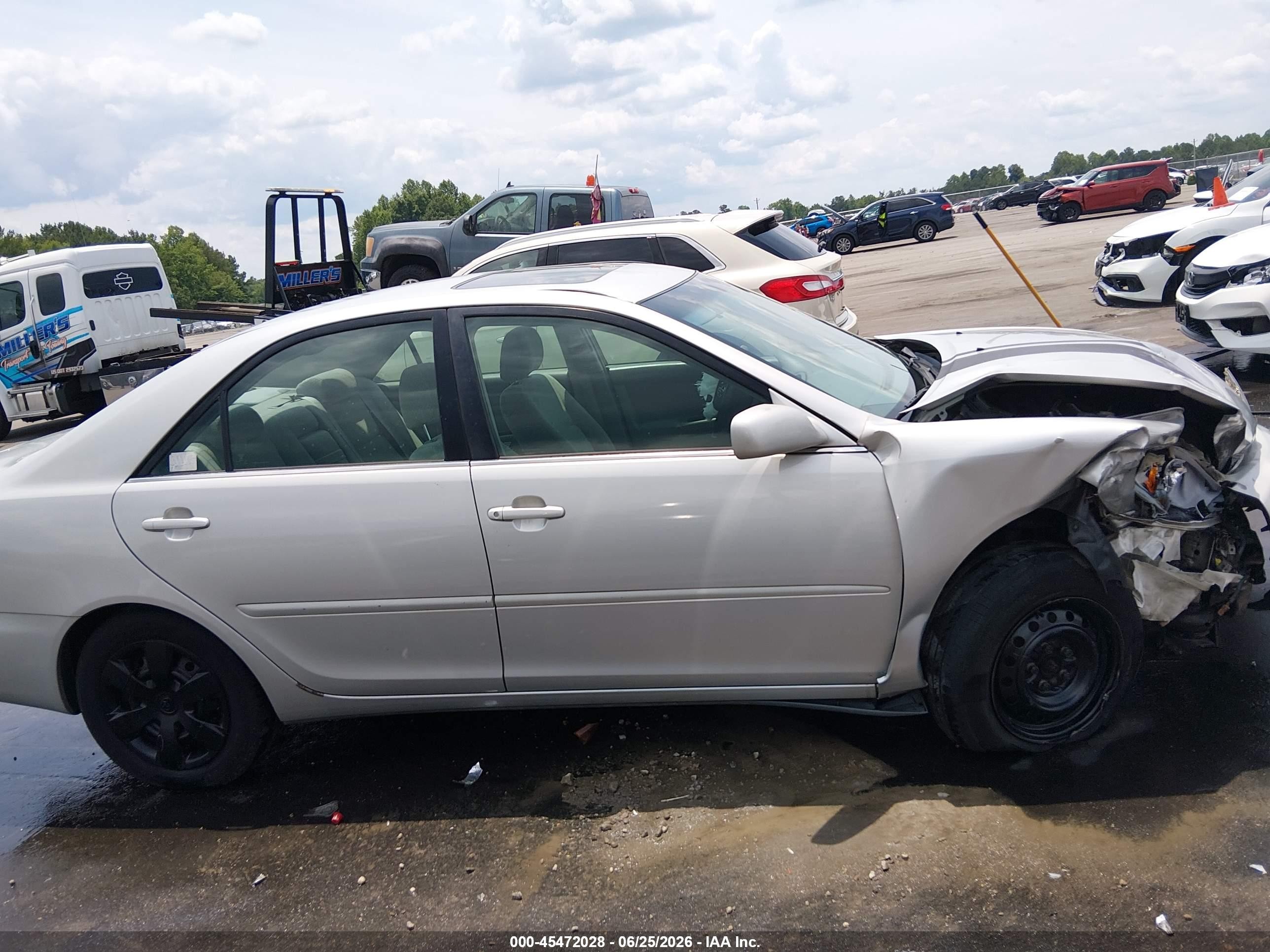 2004 Toyota Camry Le Silver vin: 4T1BE32KX4U931917