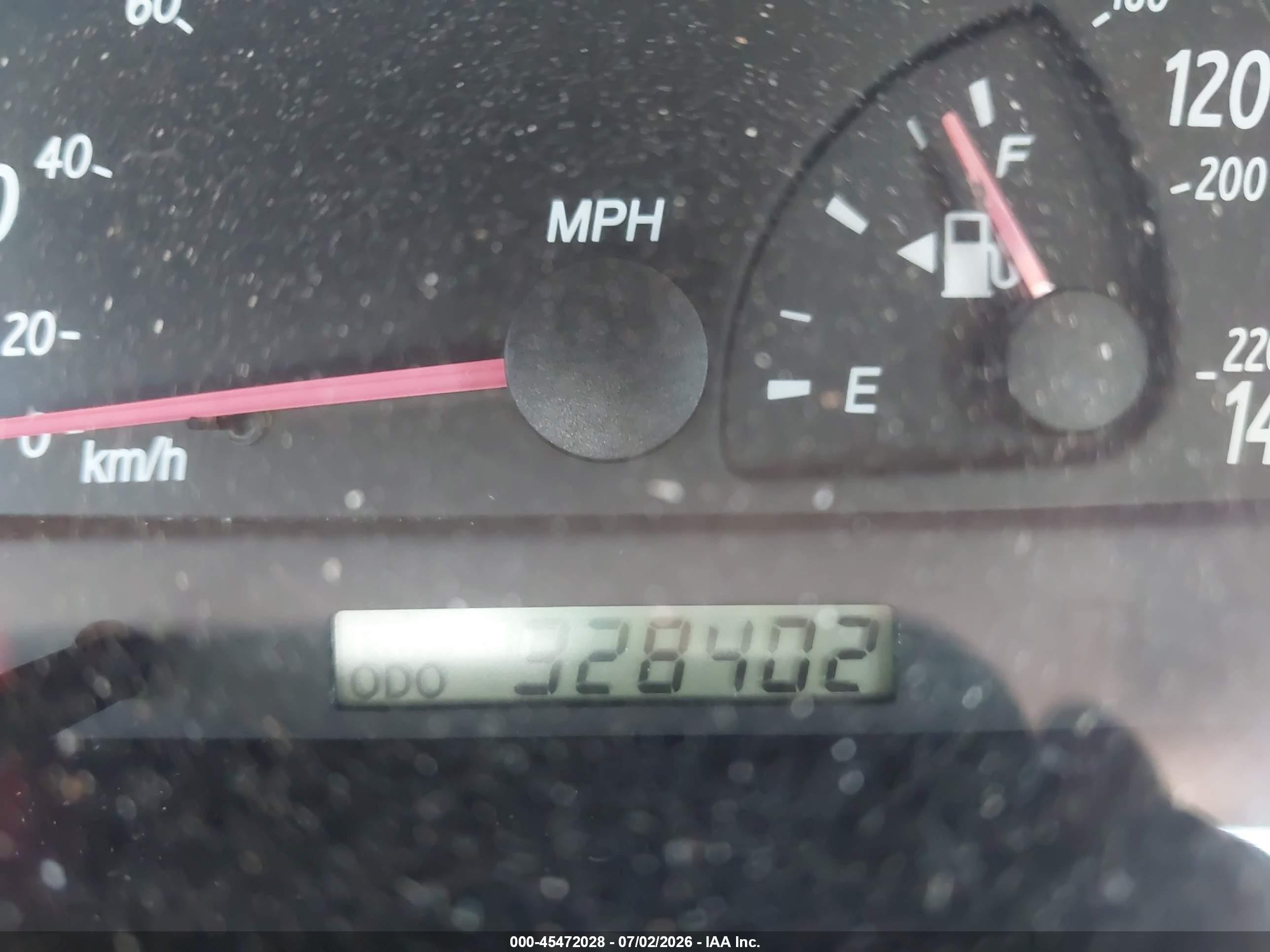 2004 Toyota Camry Le Silver vin: 4T1BE32KX4U931917
