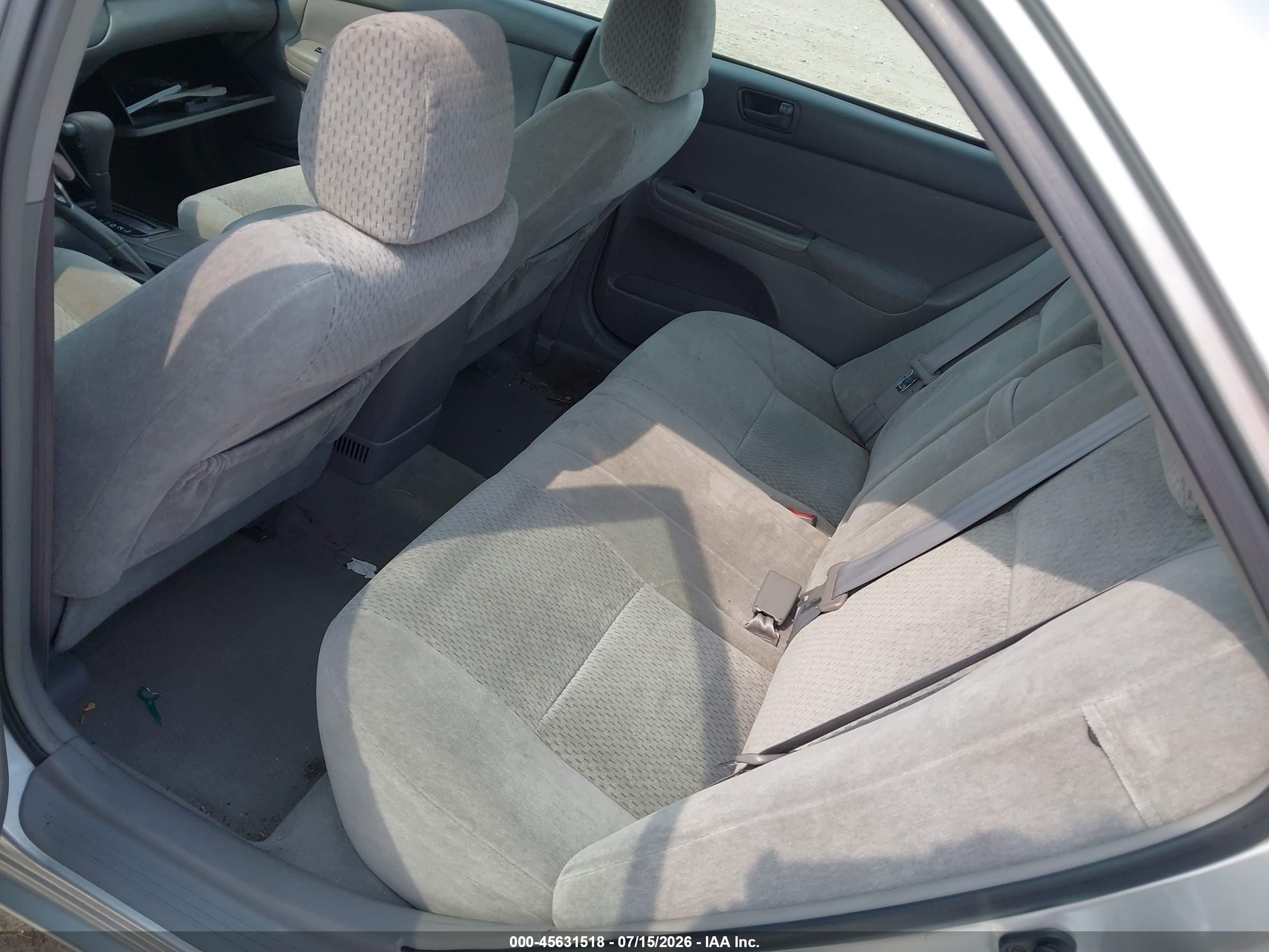 2004 Toyota Camry Le Белый vin: 4T1BE32KX4U935532