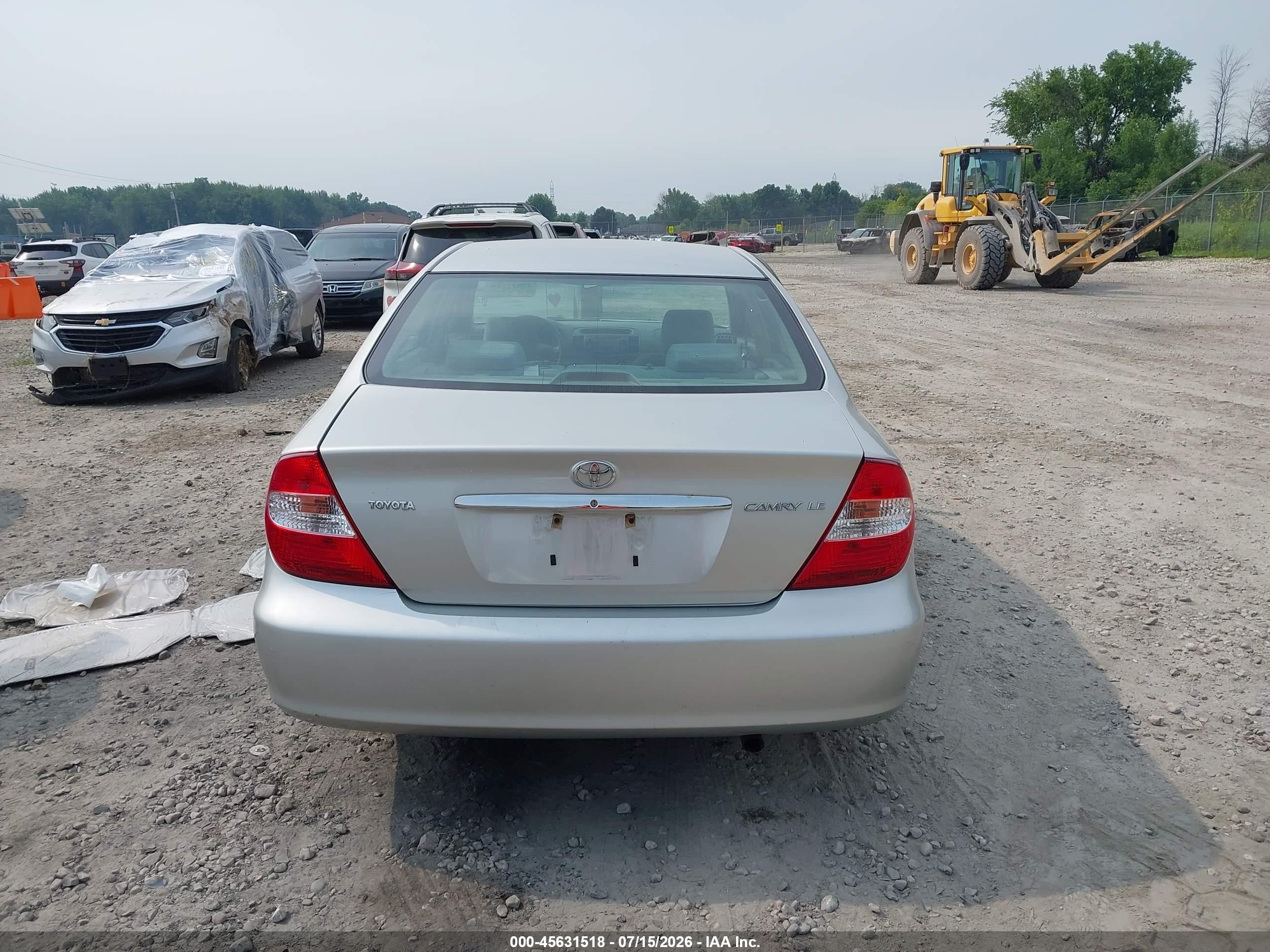 2004 Toyota Camry Le Белый vin: 4T1BE32KX4U935532