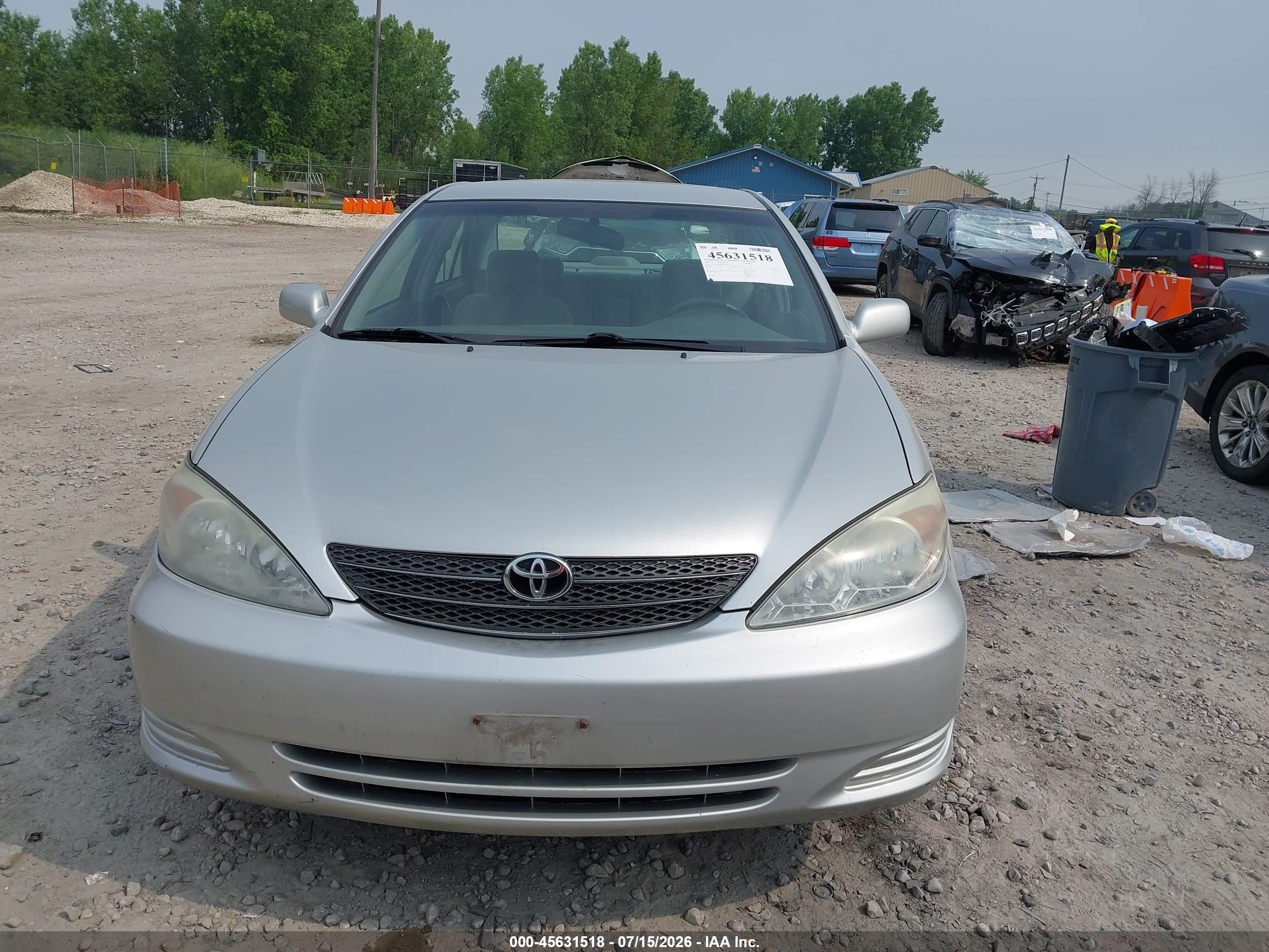 2004 Toyota Camry Le Белый vin: 4T1BE32KX4U935532