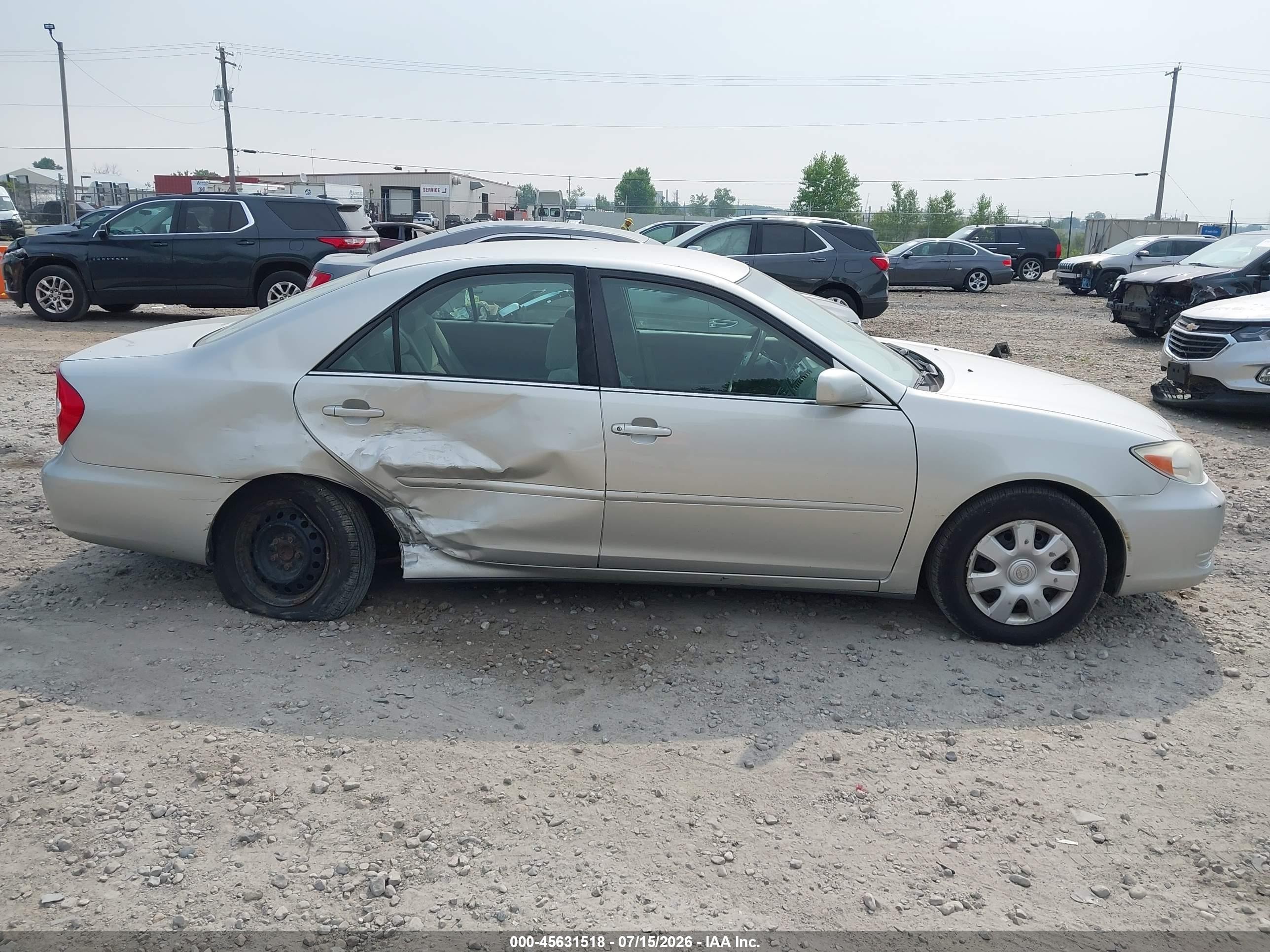 2004 Toyota Camry Le Белый vin: 4T1BE32KX4U935532