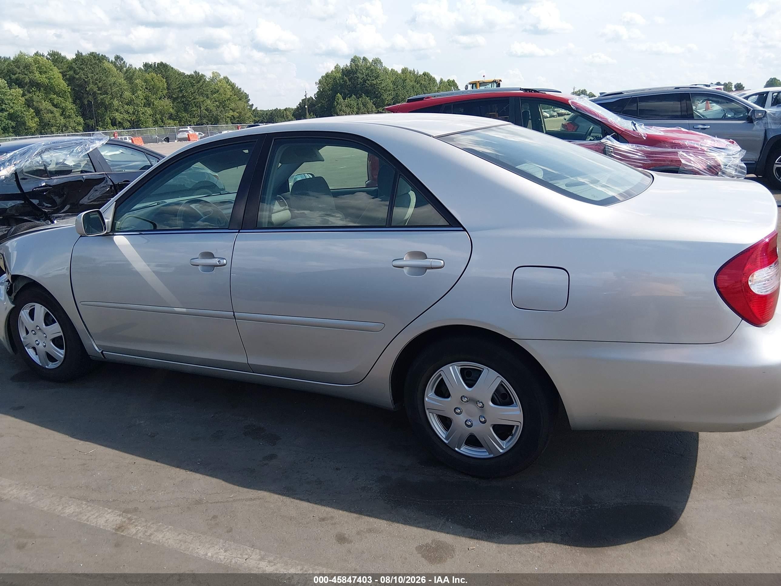 2004 Toyota Camry Le Серебряный vin: 4T1BE32KX4U938186