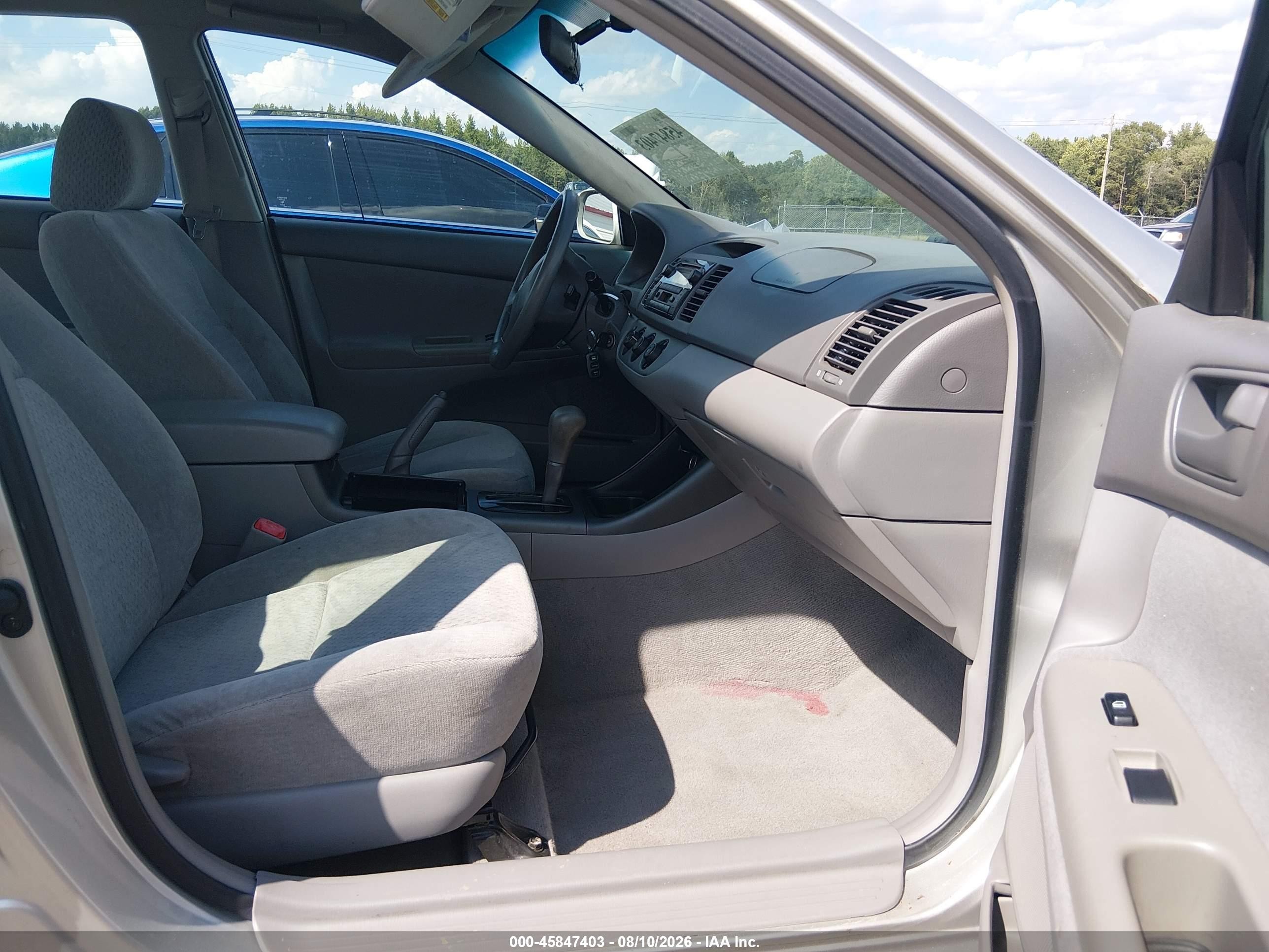 2004 Toyota Camry Le Серебряный vin: 4T1BE32KX4U938186