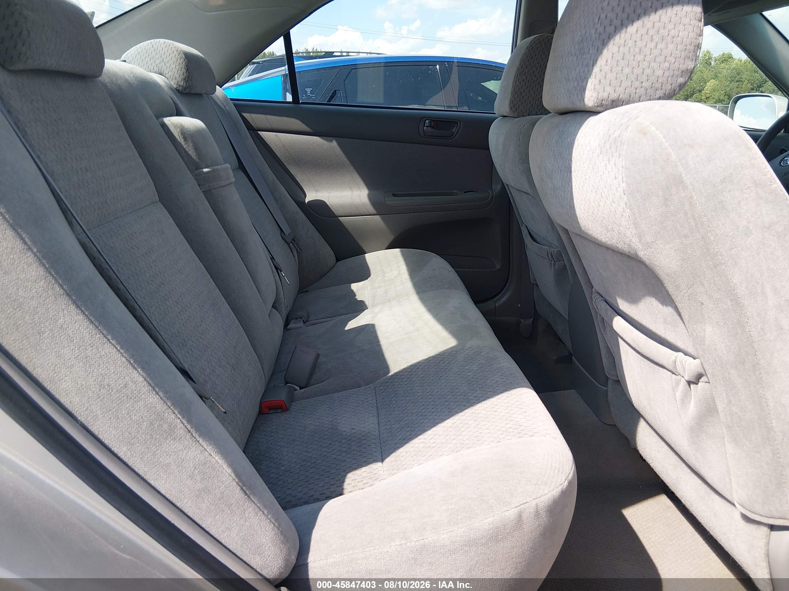 2004 Toyota Camry Le Серебряный vin: 4T1BE32KX4U938186