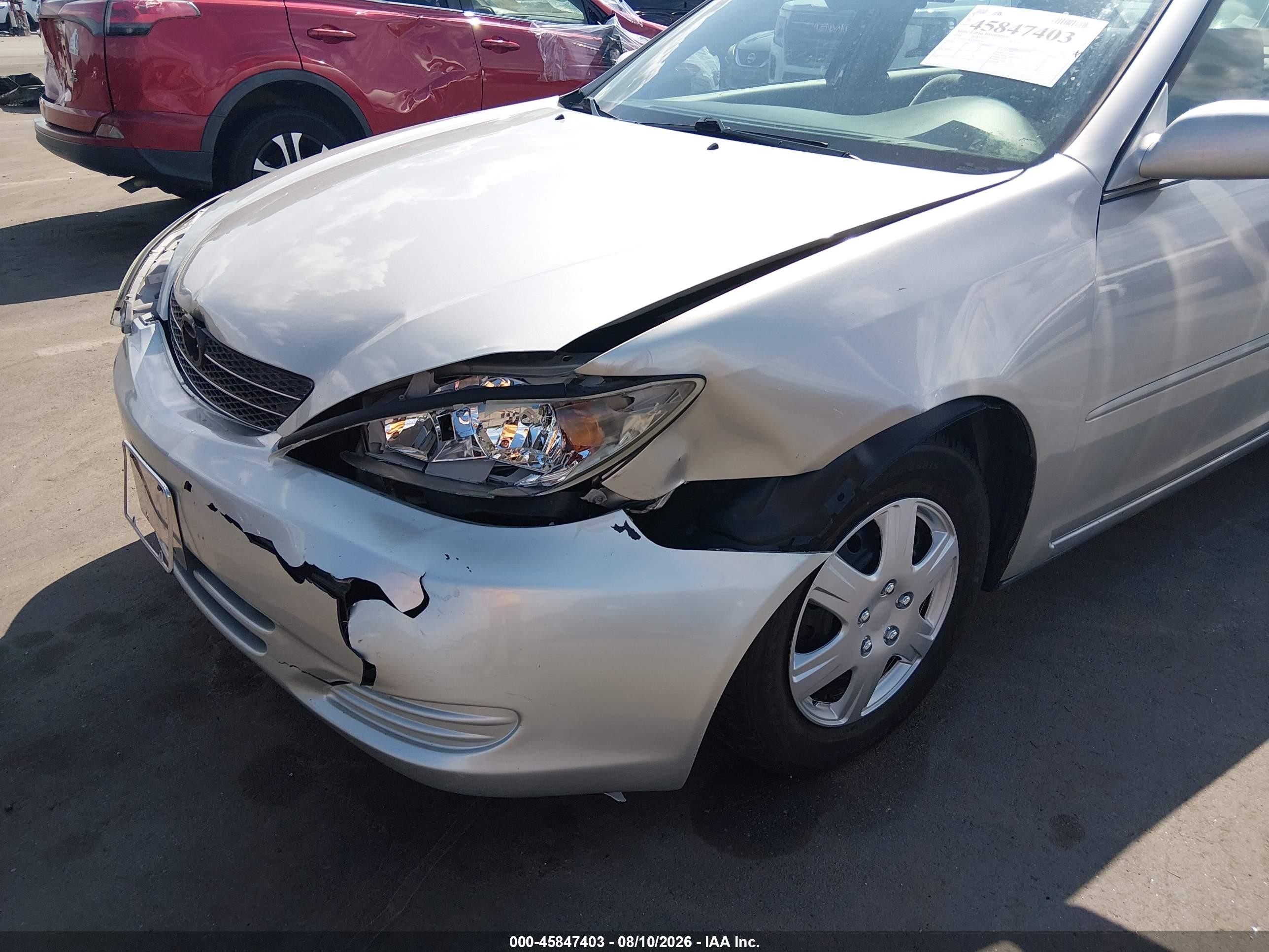 2004 Toyota Camry Le Серебряный vin: 4T1BE32KX4U938186
