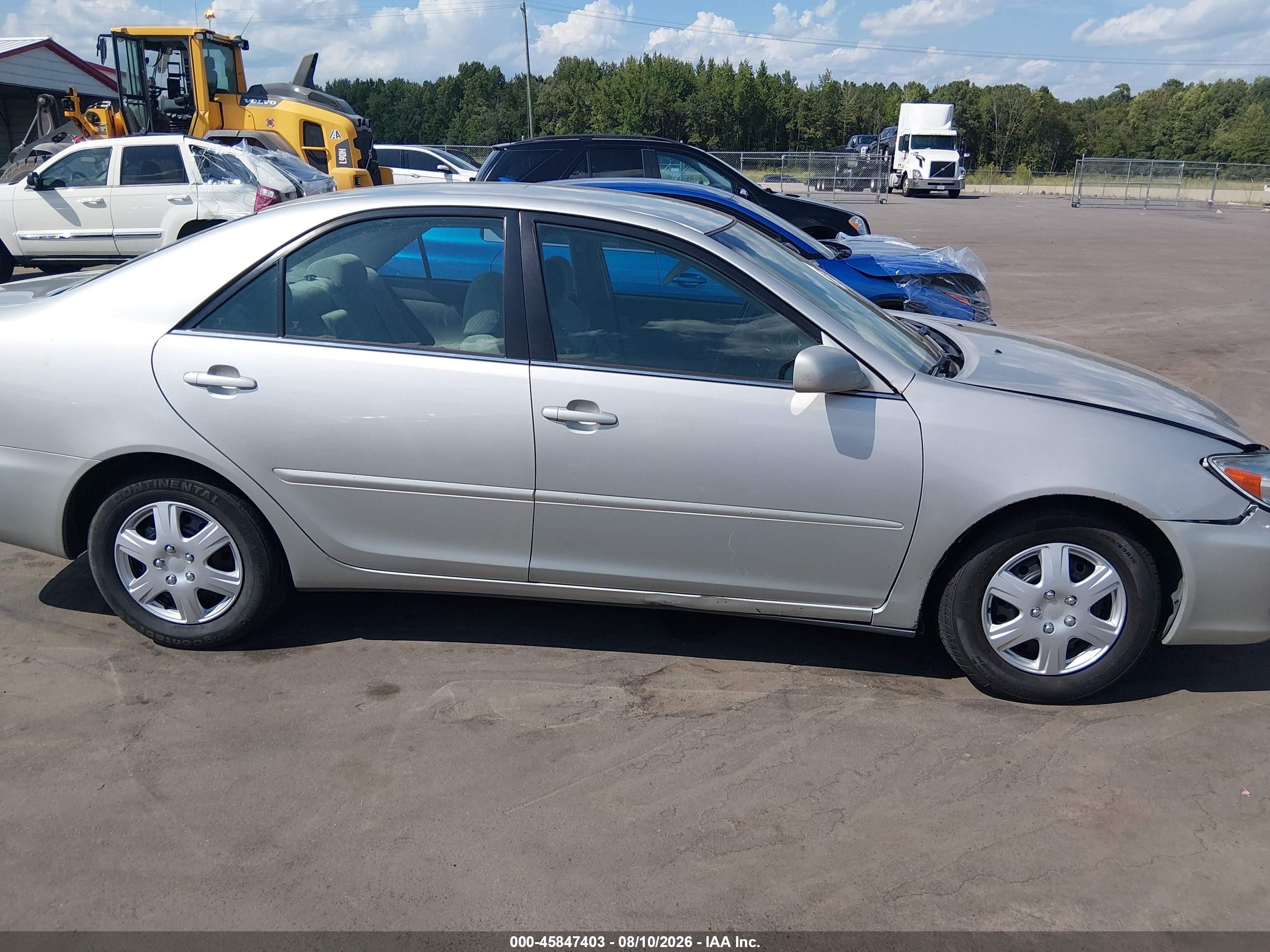 2004 Toyota Camry Le Серебряный vin: 4T1BE32KX4U938186