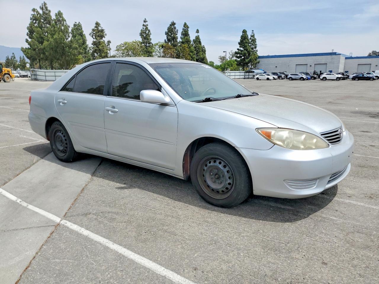 2005 Toyota Camry Le Серебряный vin: 4T1BE32KX5U012808
