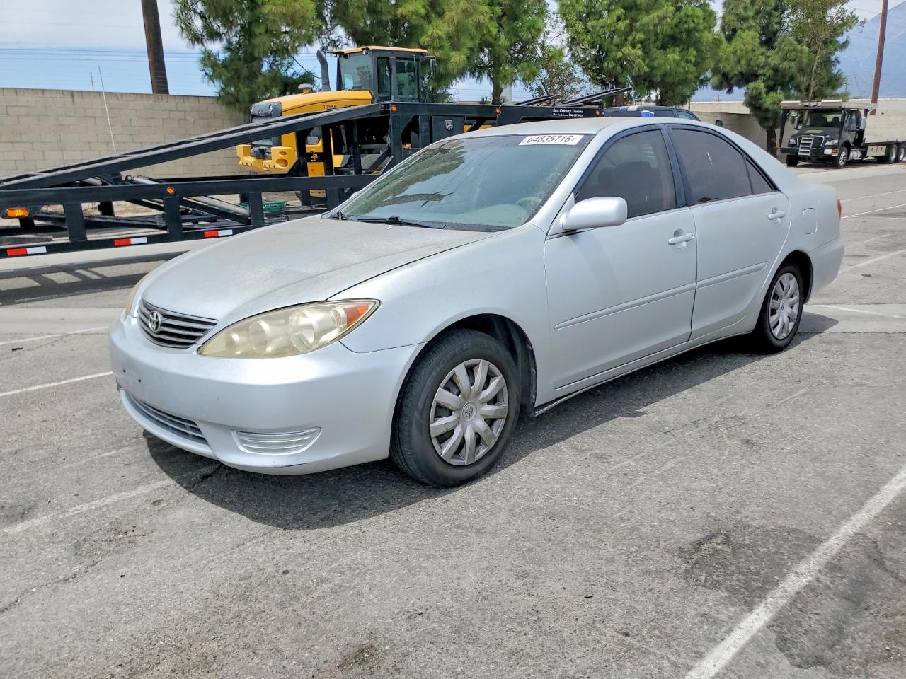 2005 Toyota Camry Le Silver vin: 4T1BE32KX5U012808