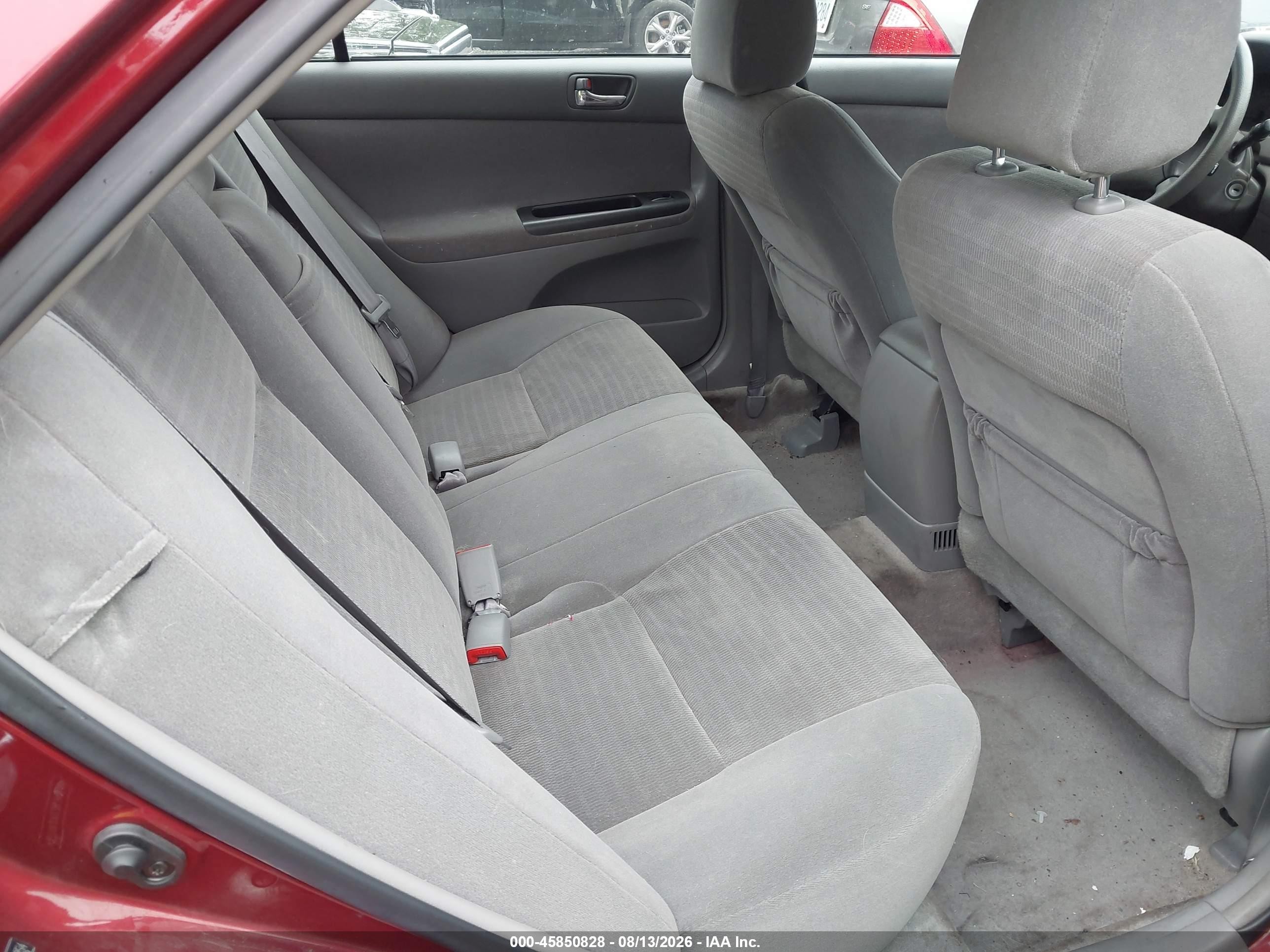 2005 Toyota Camry Le Red vin: 4T1BE32KX5U012954
