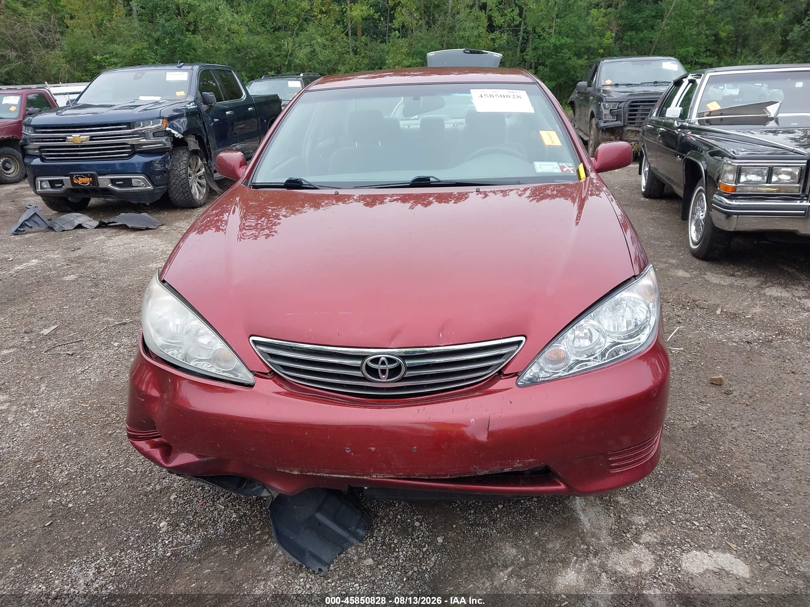 2005 Toyota Camry Le Red vin: 4T1BE32KX5U012954