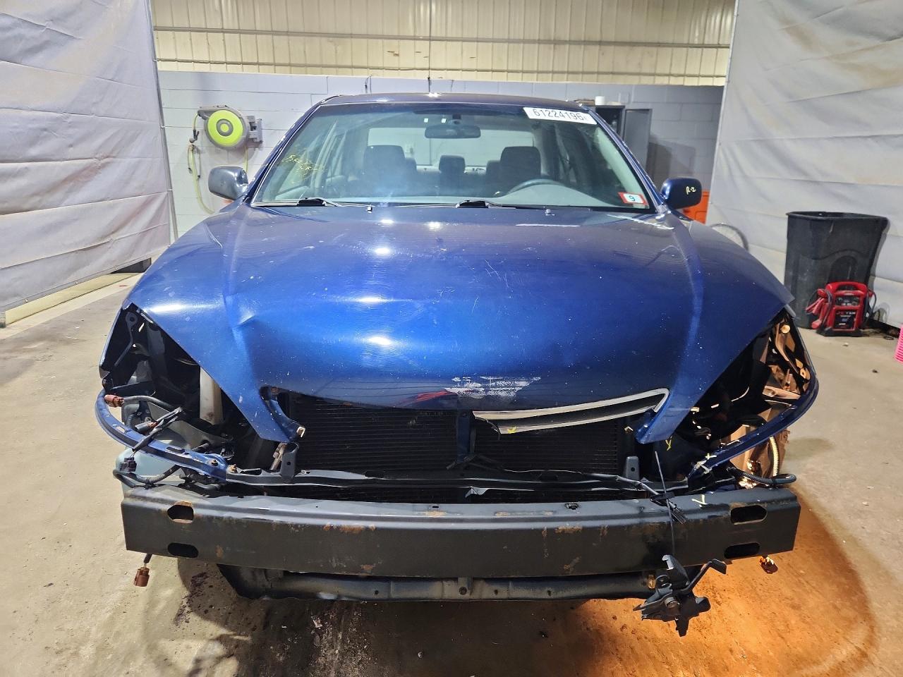 2005 Toyota Camry Le Blue vin: 4T1BE32KX5U016373
