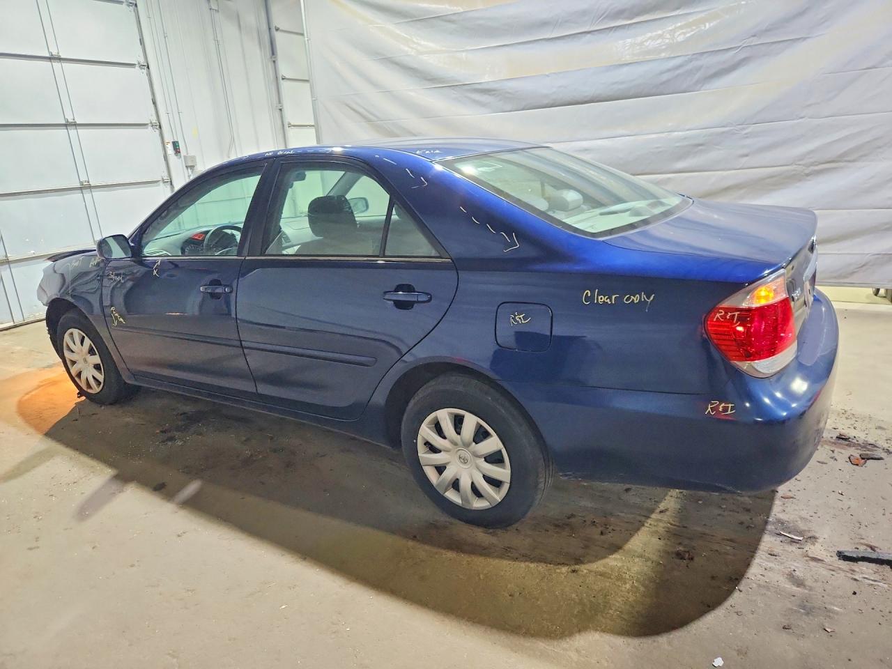 2005 Toyota Camry Le Blue vin: 4T1BE32KX5U016373
