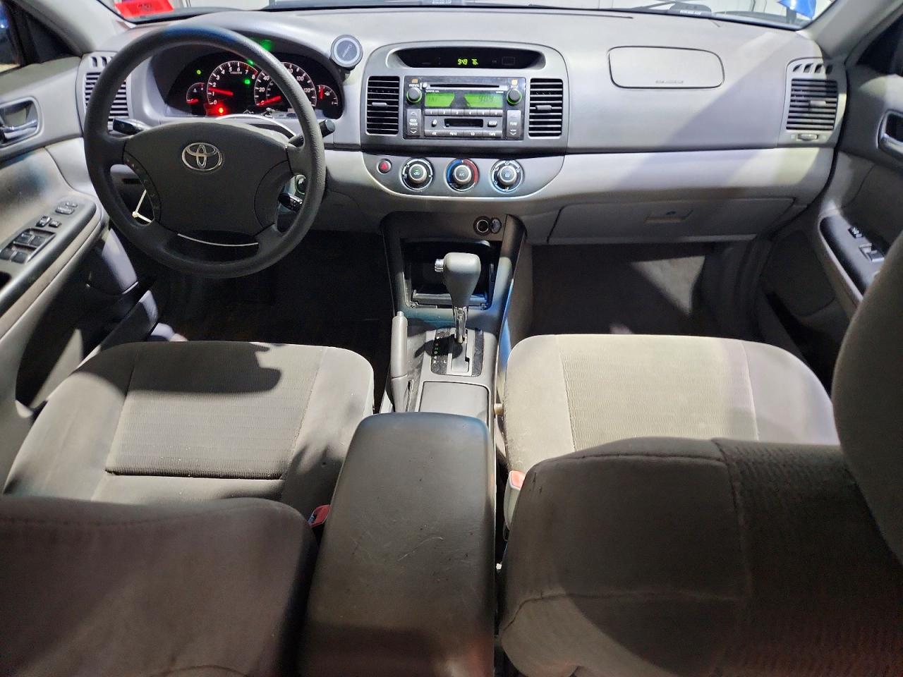 2005 Toyota Camry Le Blue vin: 4T1BE32KX5U016373