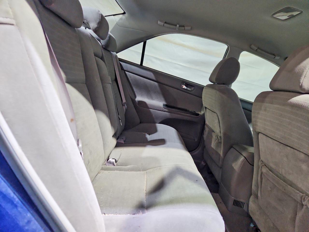 2005 Toyota Camry Le Blue vin: 4T1BE32KX5U016373