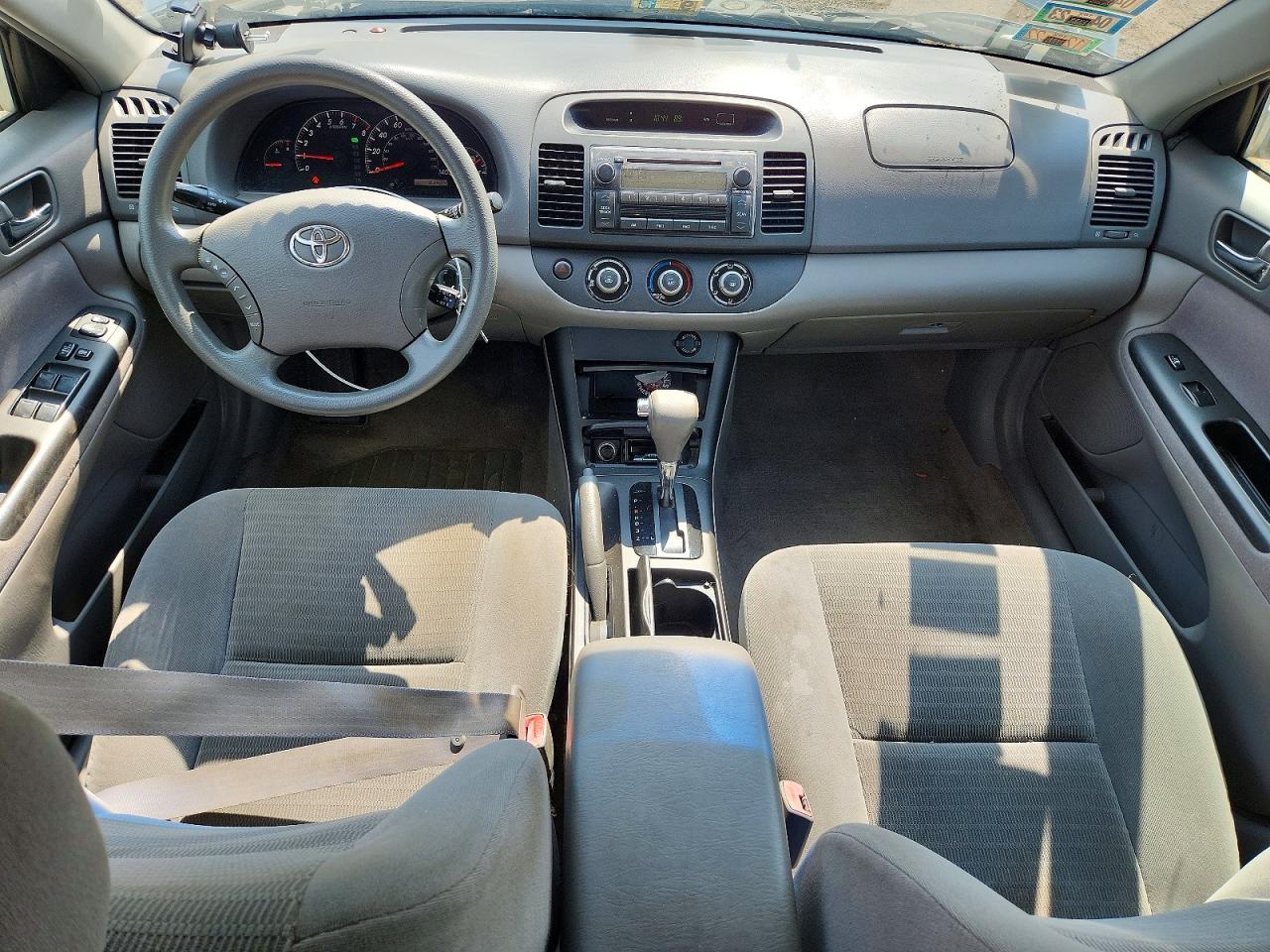 2005 Toyota Camry Le Beige vin: 4T1BE32KX5U028118