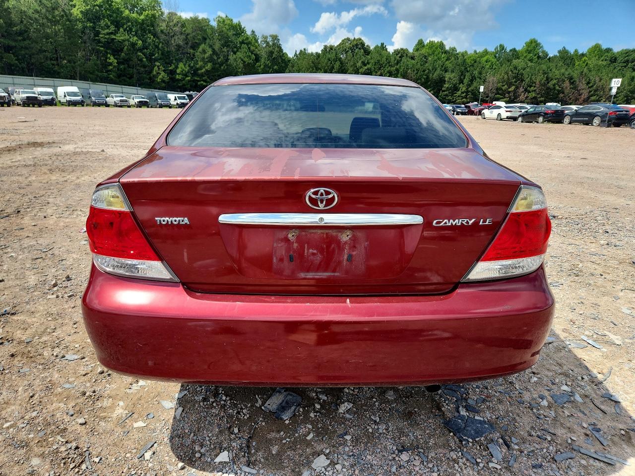 2005 Toyota Camry Le Red vin: 4T1BE32KX5U032475