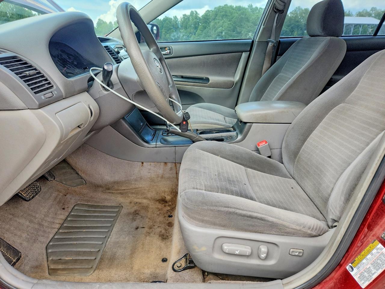 2005 Toyota Camry Le Red vin: 4T1BE32KX5U032475