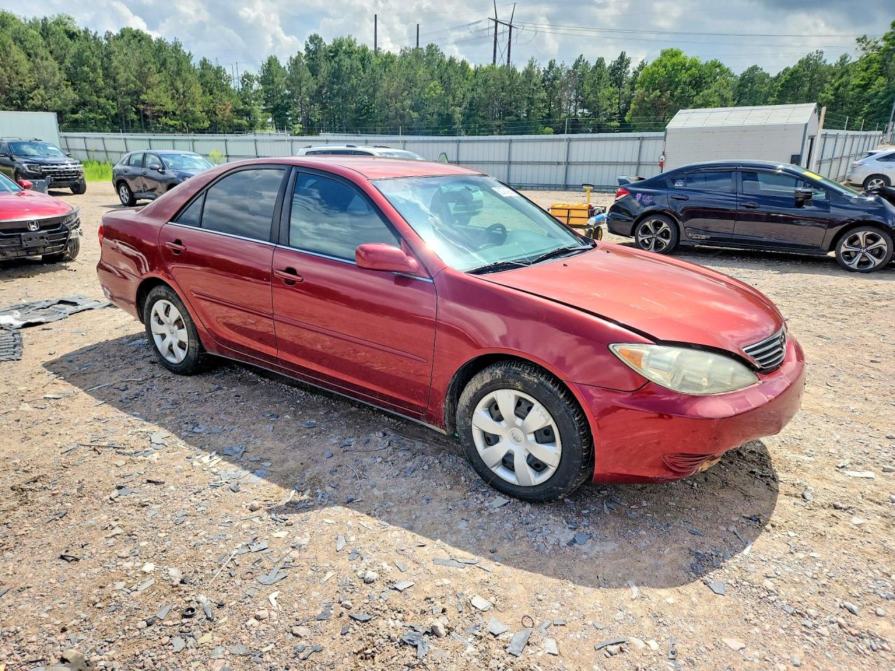2005 Toyota Camry Le Red vin: 4T1BE32KX5U032475