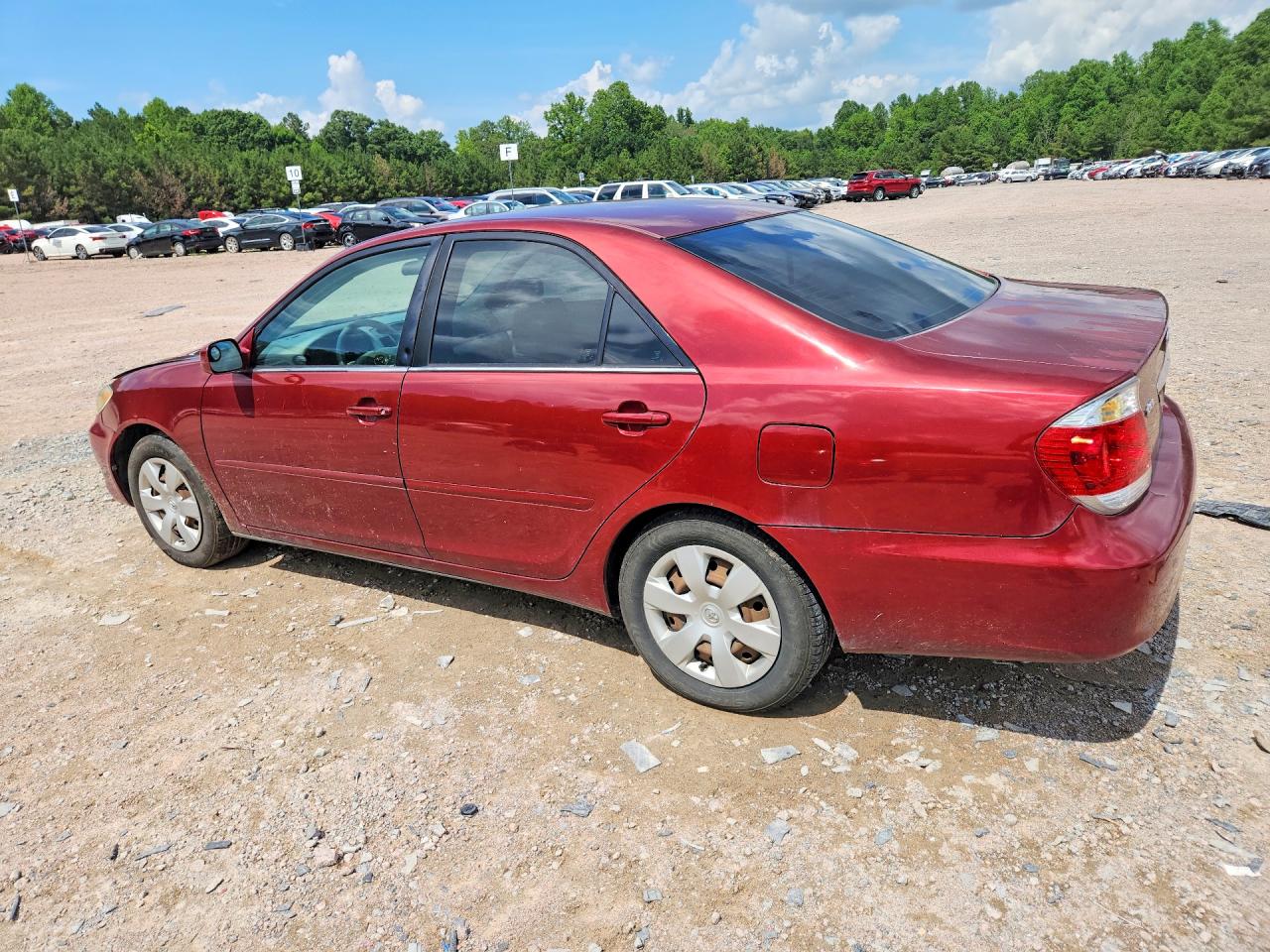 2005 Toyota Camry Le Red vin: 4T1BE32KX5U032475