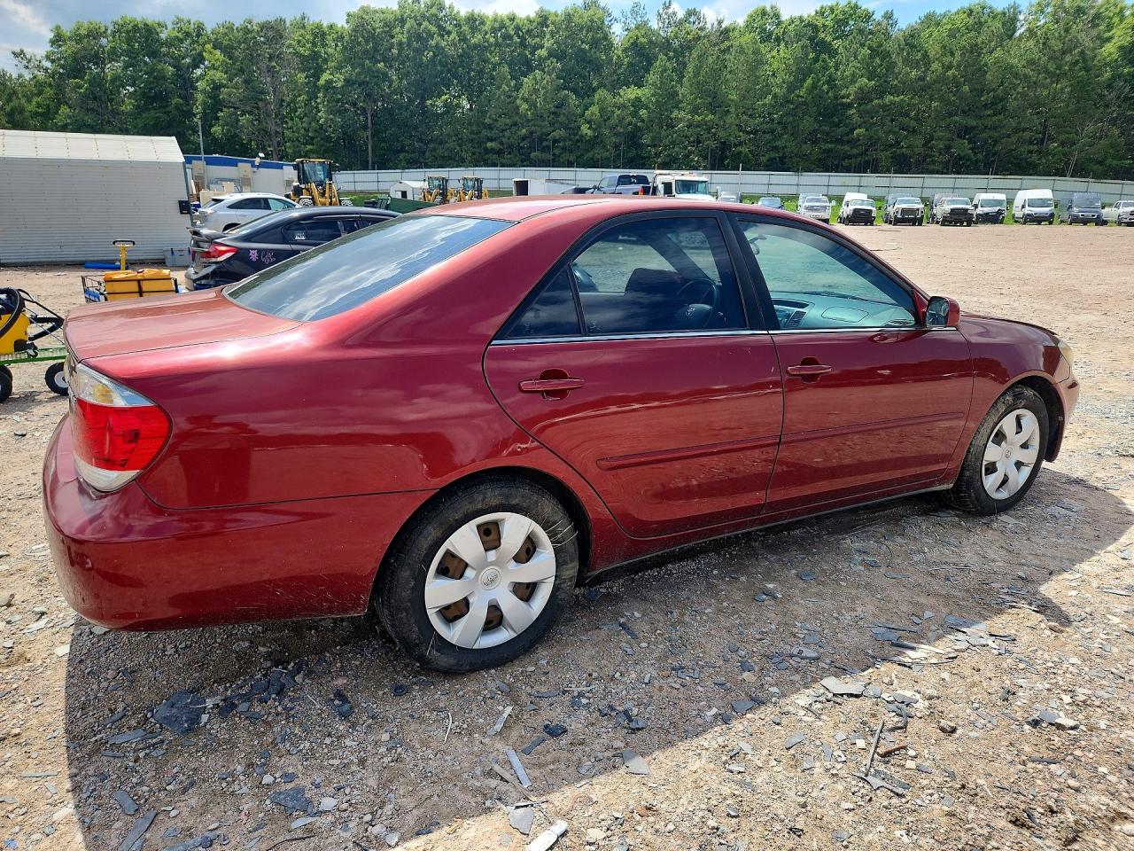 2005 Toyota Camry Le Red vin: 4T1BE32KX5U032475