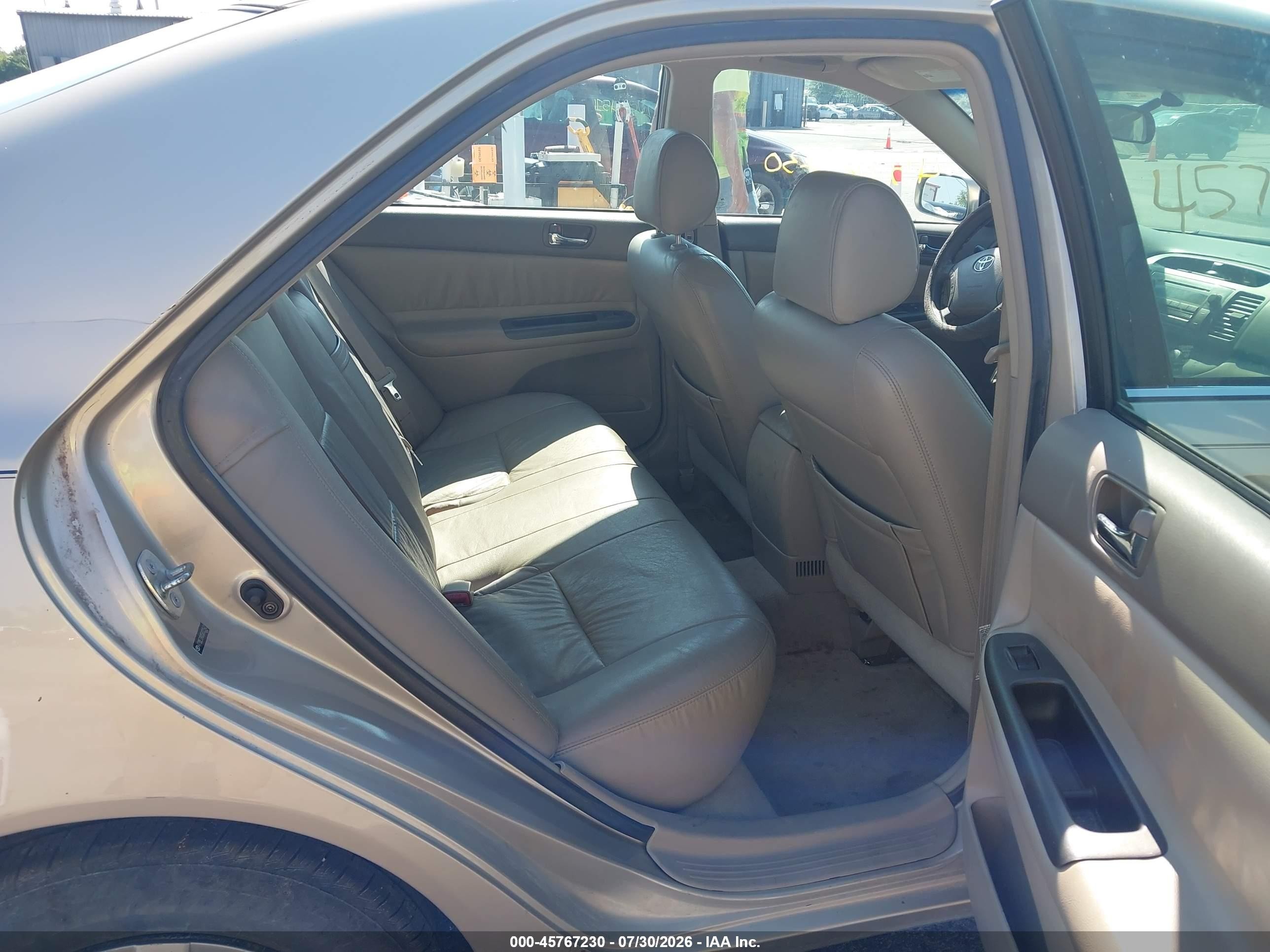 2005 Toyota Camry Le Tan vin: 4T1BE32KX5U032542