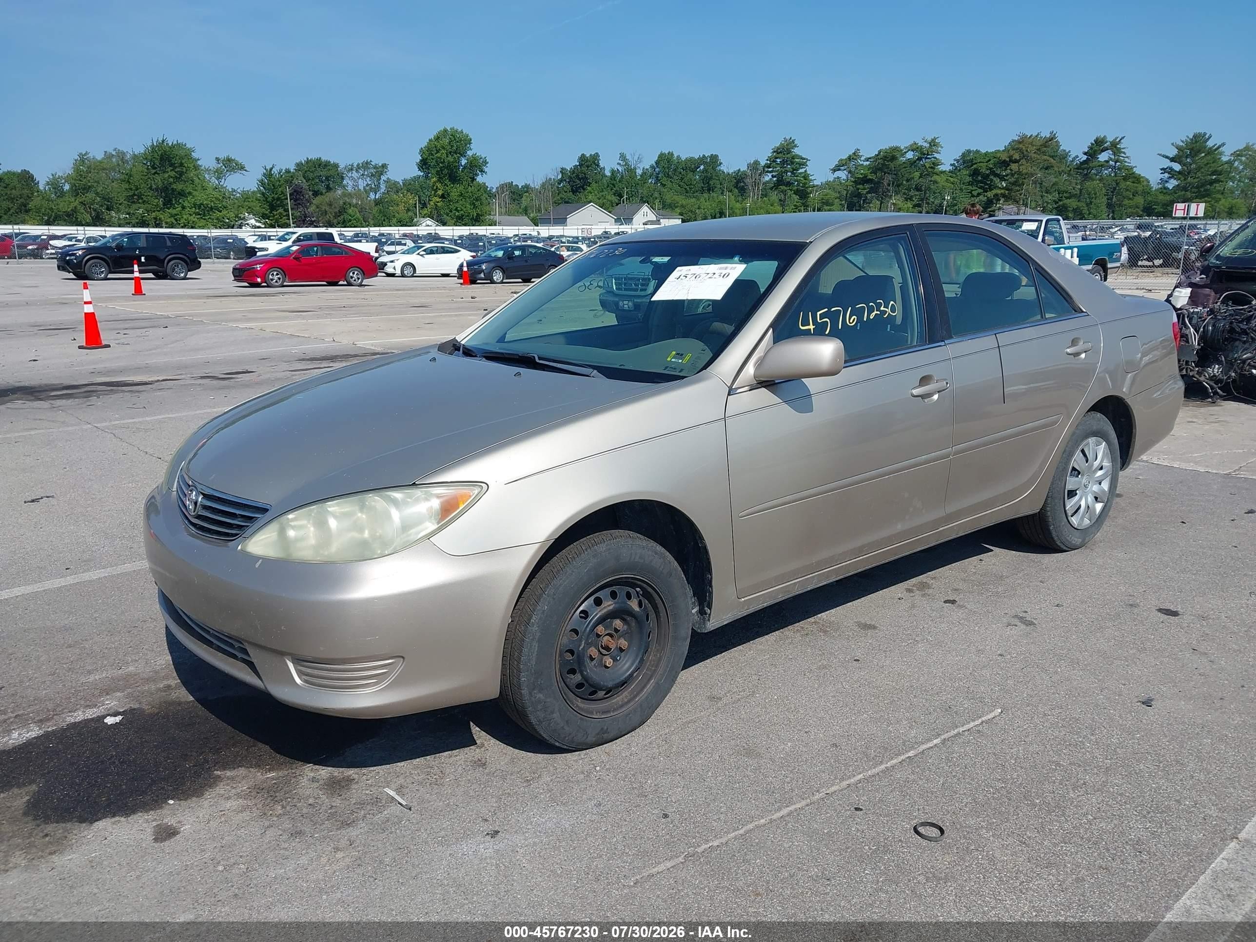 2005 Toyota Camry Le Tan vin: 4T1BE32KX5U032542