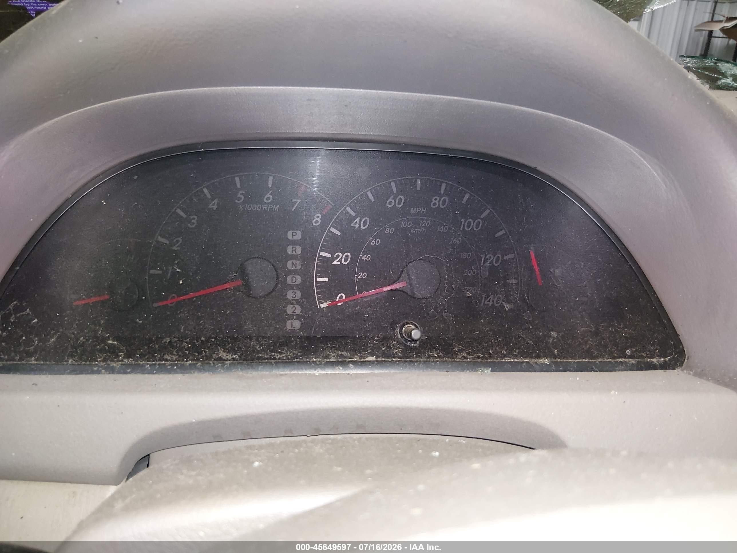 2005 Toyota Camry Le Gold vin: 4T1BE32KX5U034291