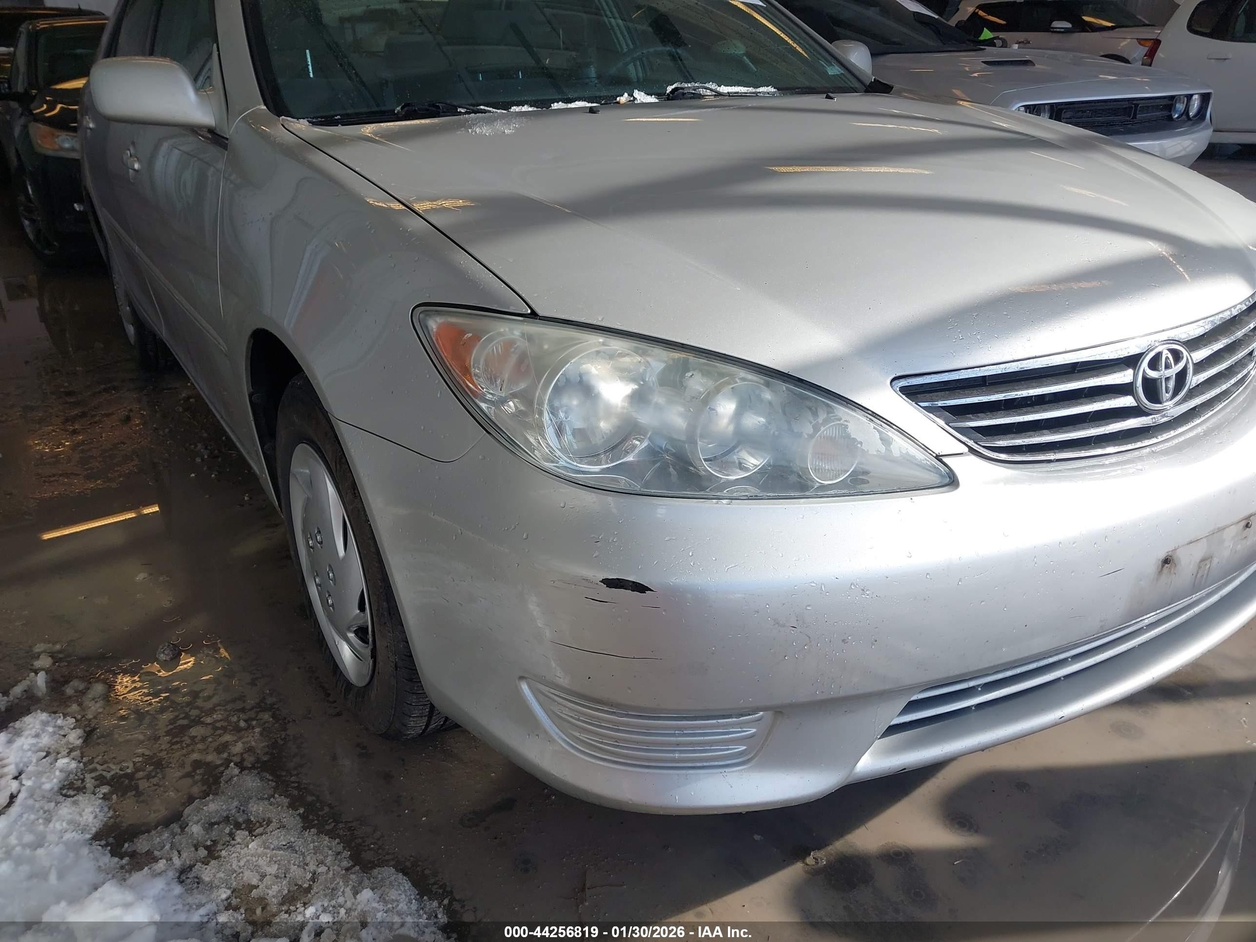 2005 Toyota Camry Le Silver vin: 4T1BE32KX5U066707