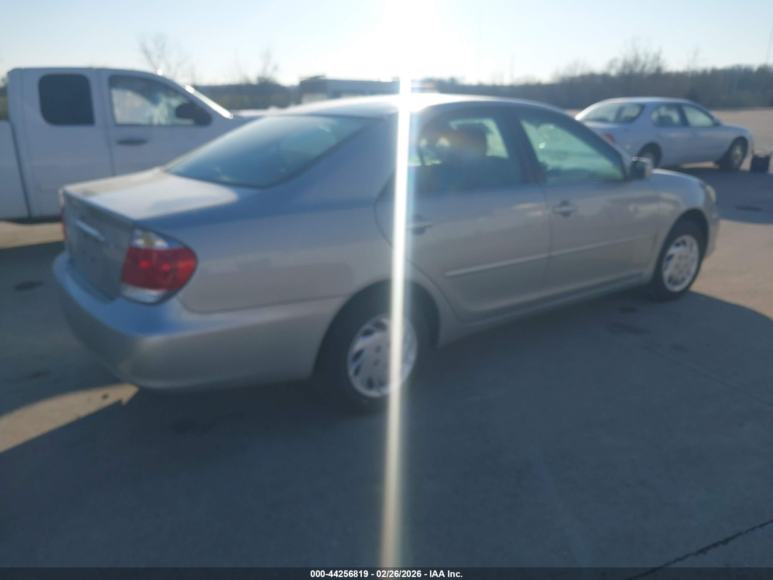 2005 Toyota Camry Le Silver vin: 4T1BE32KX5U066707