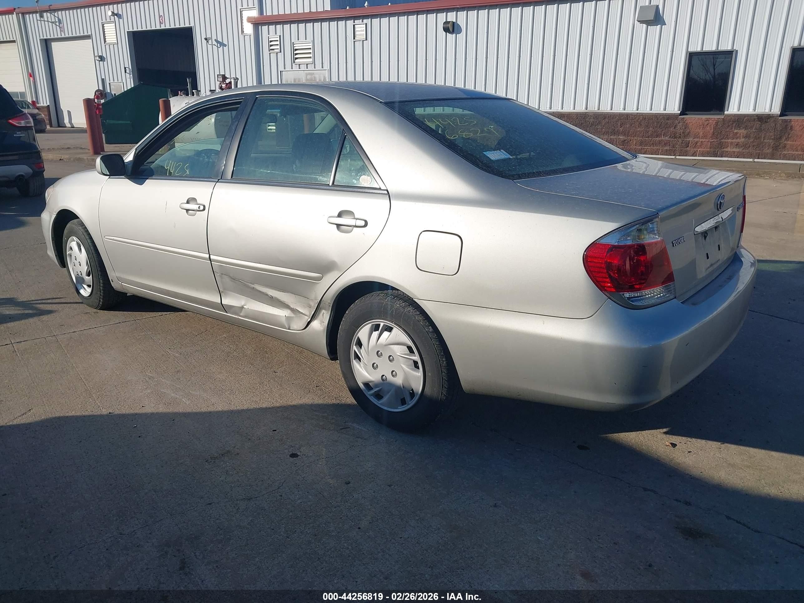 2005 Toyota Camry Le Silver vin: 4T1BE32KX5U066707
