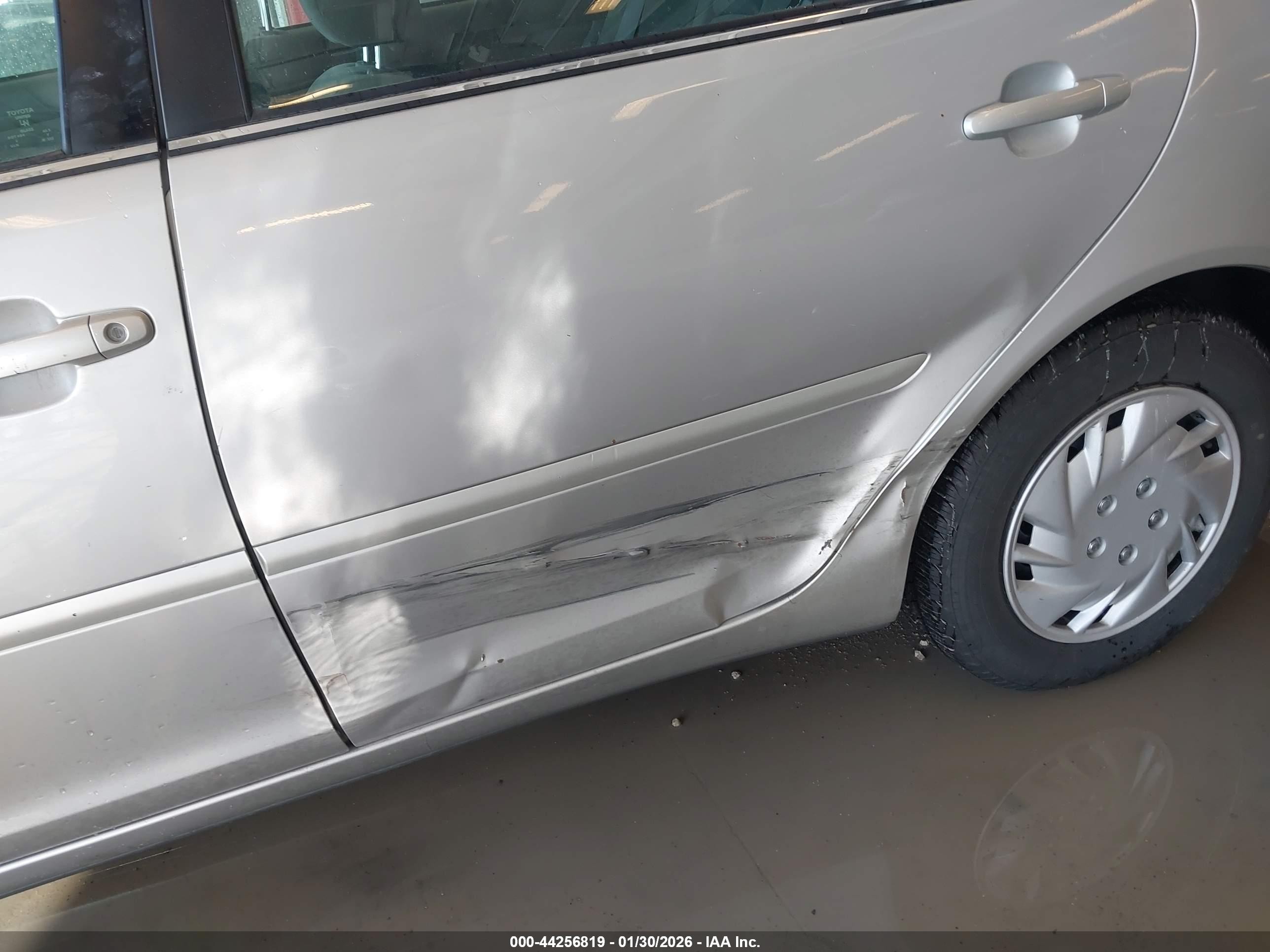 2005 Toyota Camry Le Silver vin: 4T1BE32KX5U066707