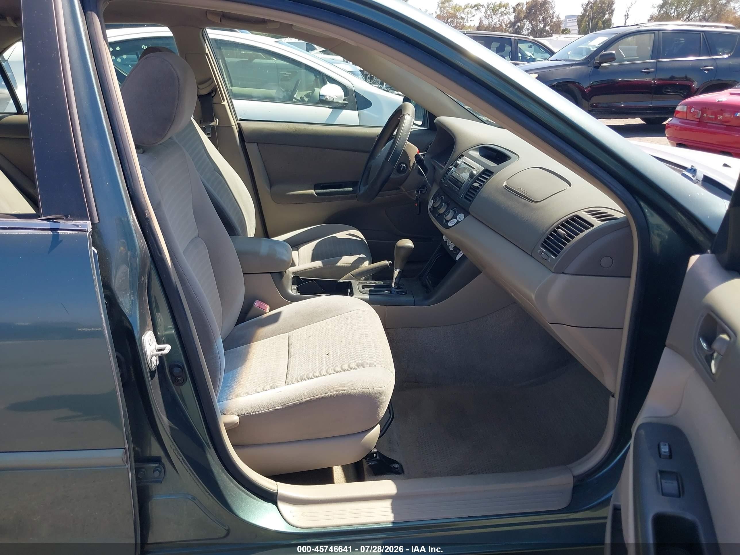 2005 Toyota Camry Le Green vin: 4T1BE32KX5U067291